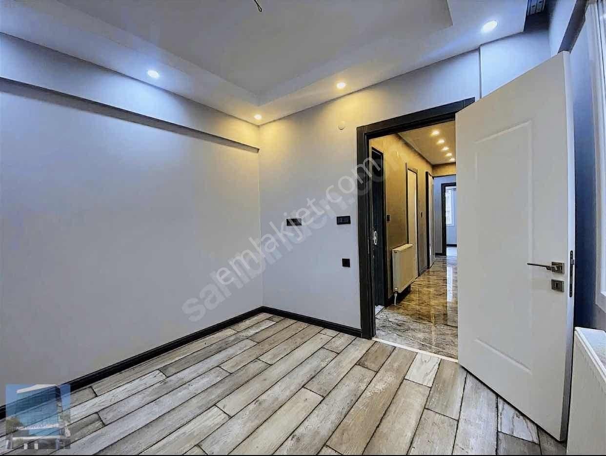 Bornova Merkezde Full Tadilatlı Doğalgazlı Kiralık 3+1 Daire - Görsel 6