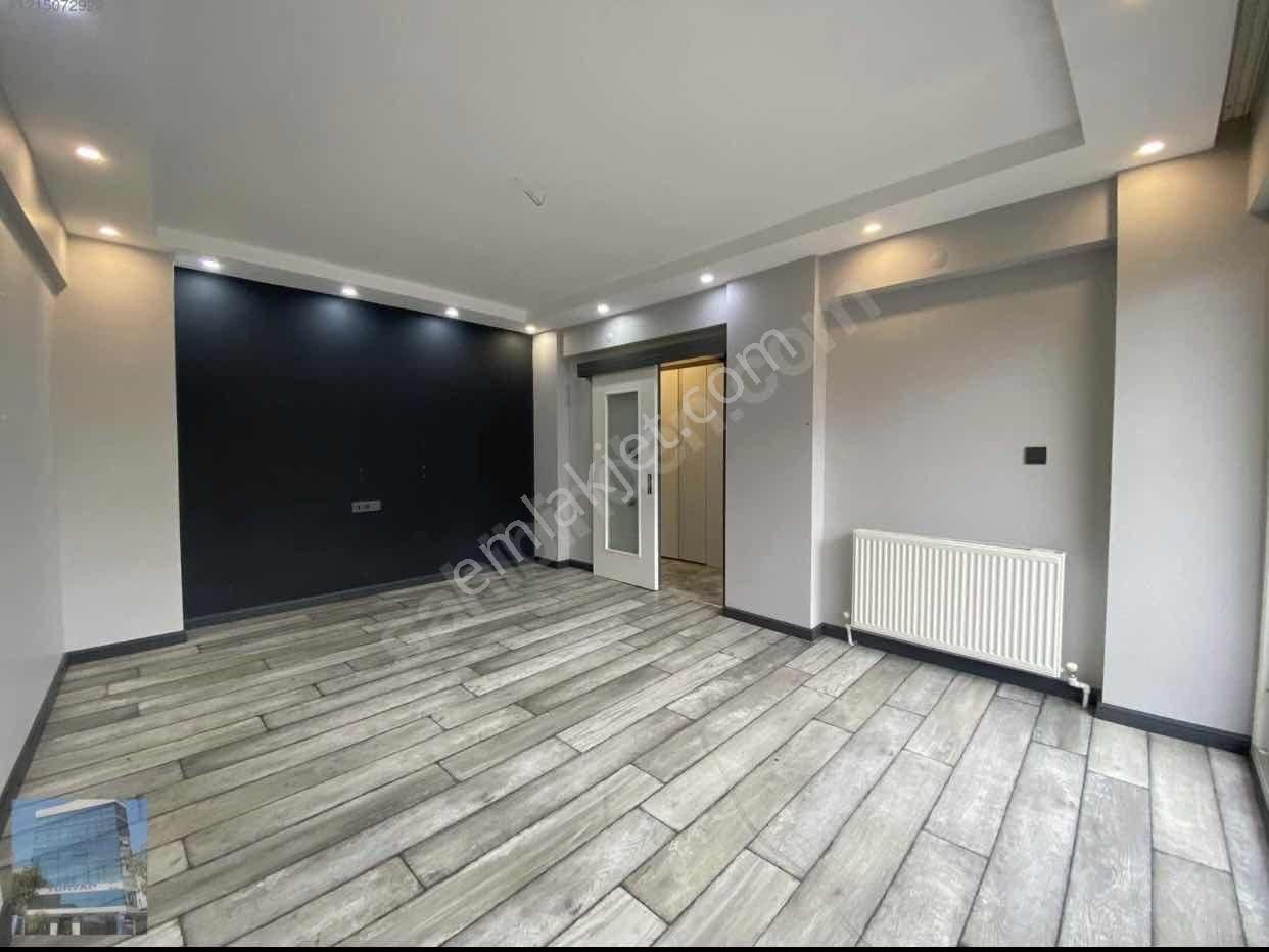 Bornova Merkezde Full Tadilatlı Doğalgazlı Kiralık 3+1 Daire - Görsel 18
