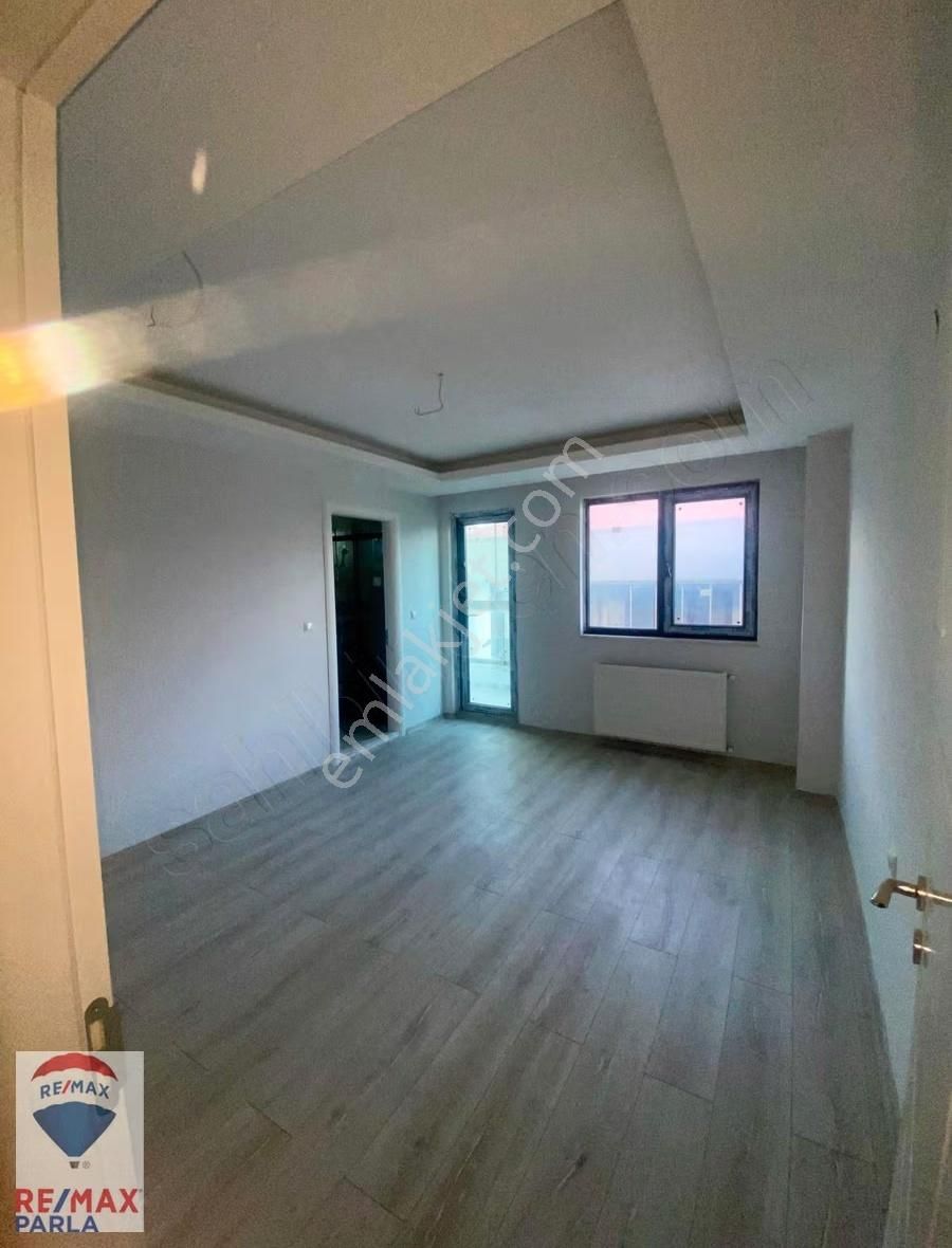 Atakum'da Full Deniz Manzaralı 2+1 Daire-remax Ezgi Kansız - Görsel 2