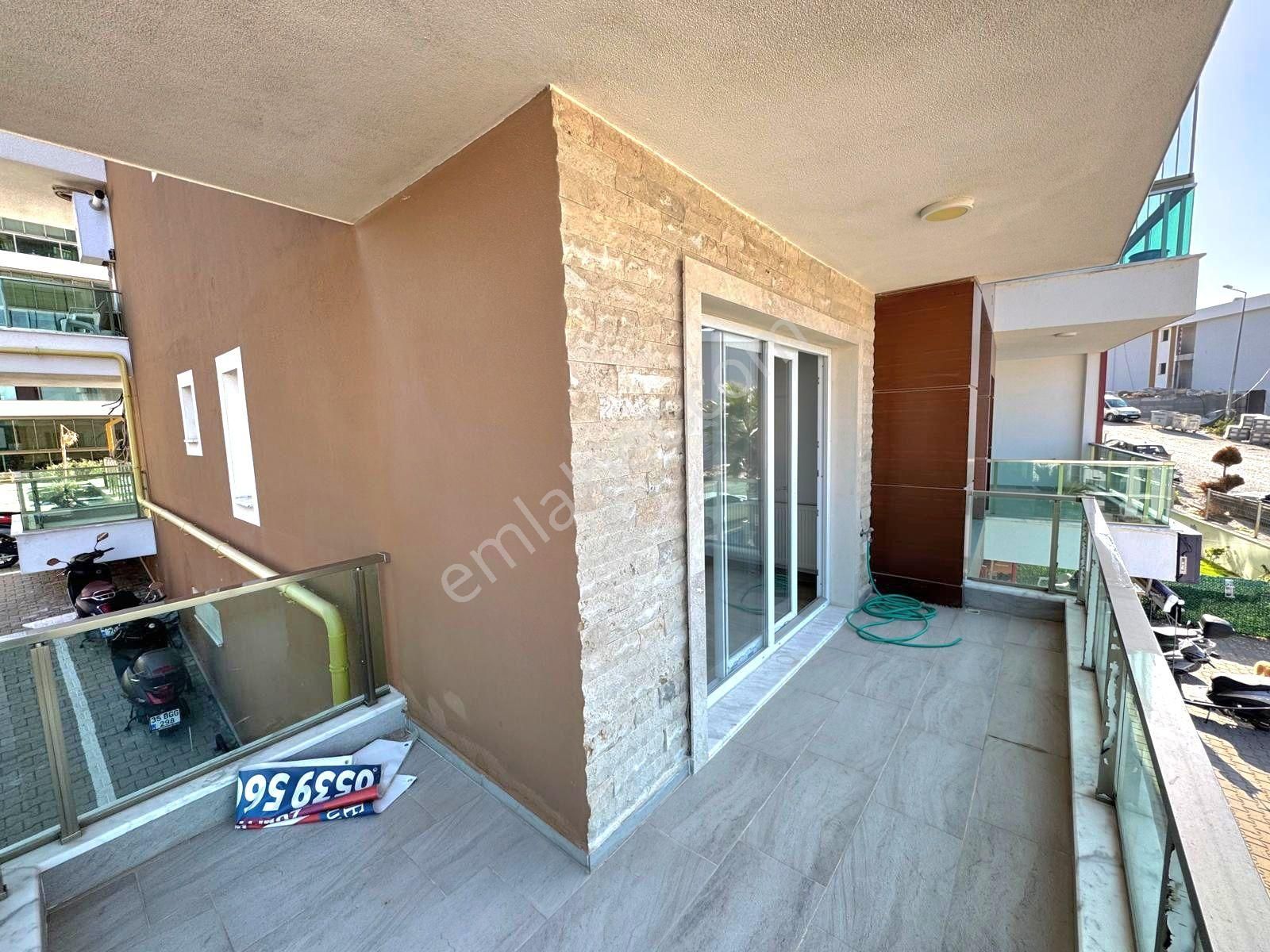 Kuşadası Merkezde Kapalı Mutfaklı Site İçi Satılık 3+1 Daire - Görsel 18