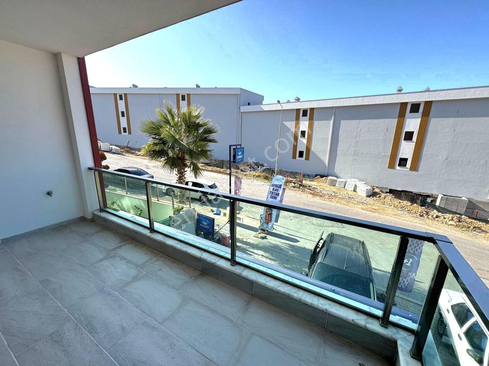 Kuşadası Merkezde Kapalı Mutfaklı Site İçi Satılık 3+1 Daire - Görsel 6