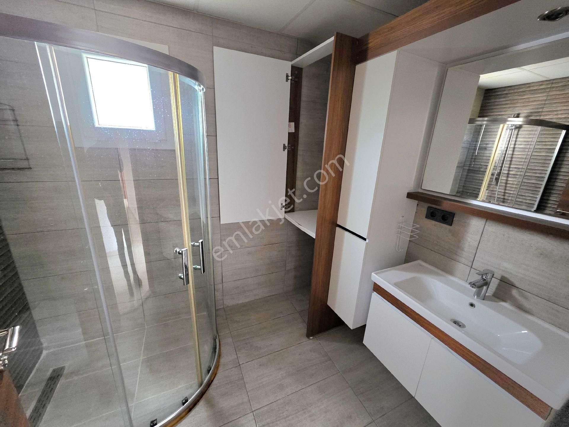 Kuşadası Merkezde Kapalı Mutfaklı Site İçi Satılık 3+1 Daire - Görsel 24