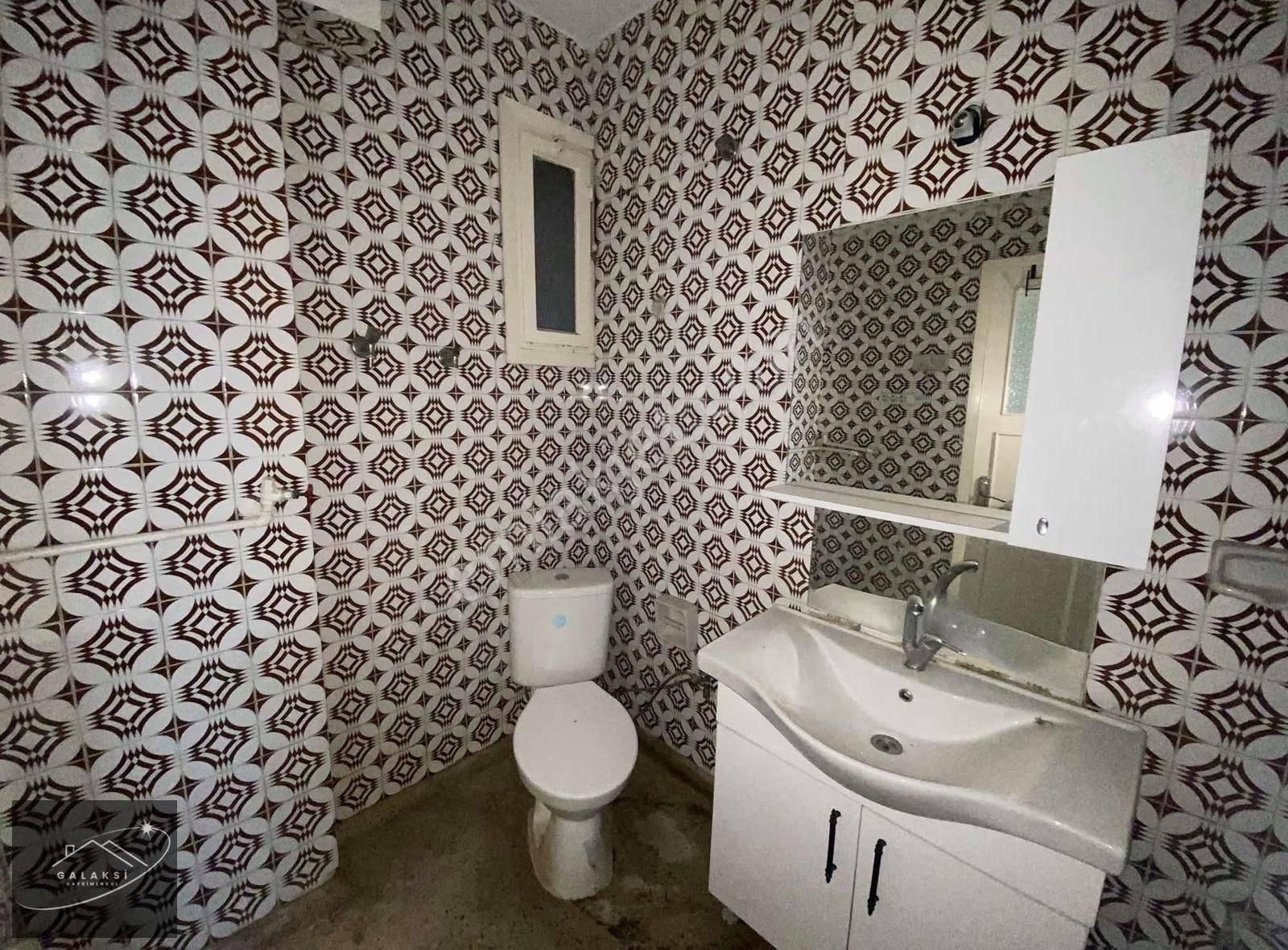 Çark Caddesi İçi Yenilenmiş Geniş Ve Ferah 3+1 Kiralık Daire - Görsel 2