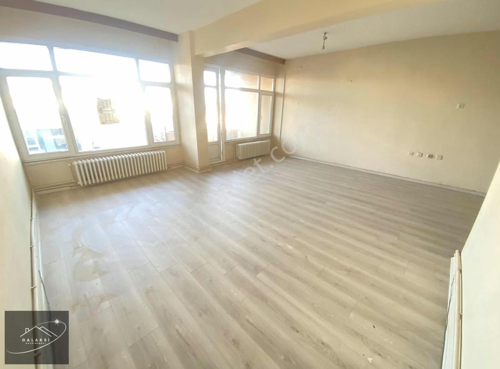 Çark Caddesi İçi Yenilenmiş Geniş Ve Ferah 3+1 Kiralık Daire - Görsel 18