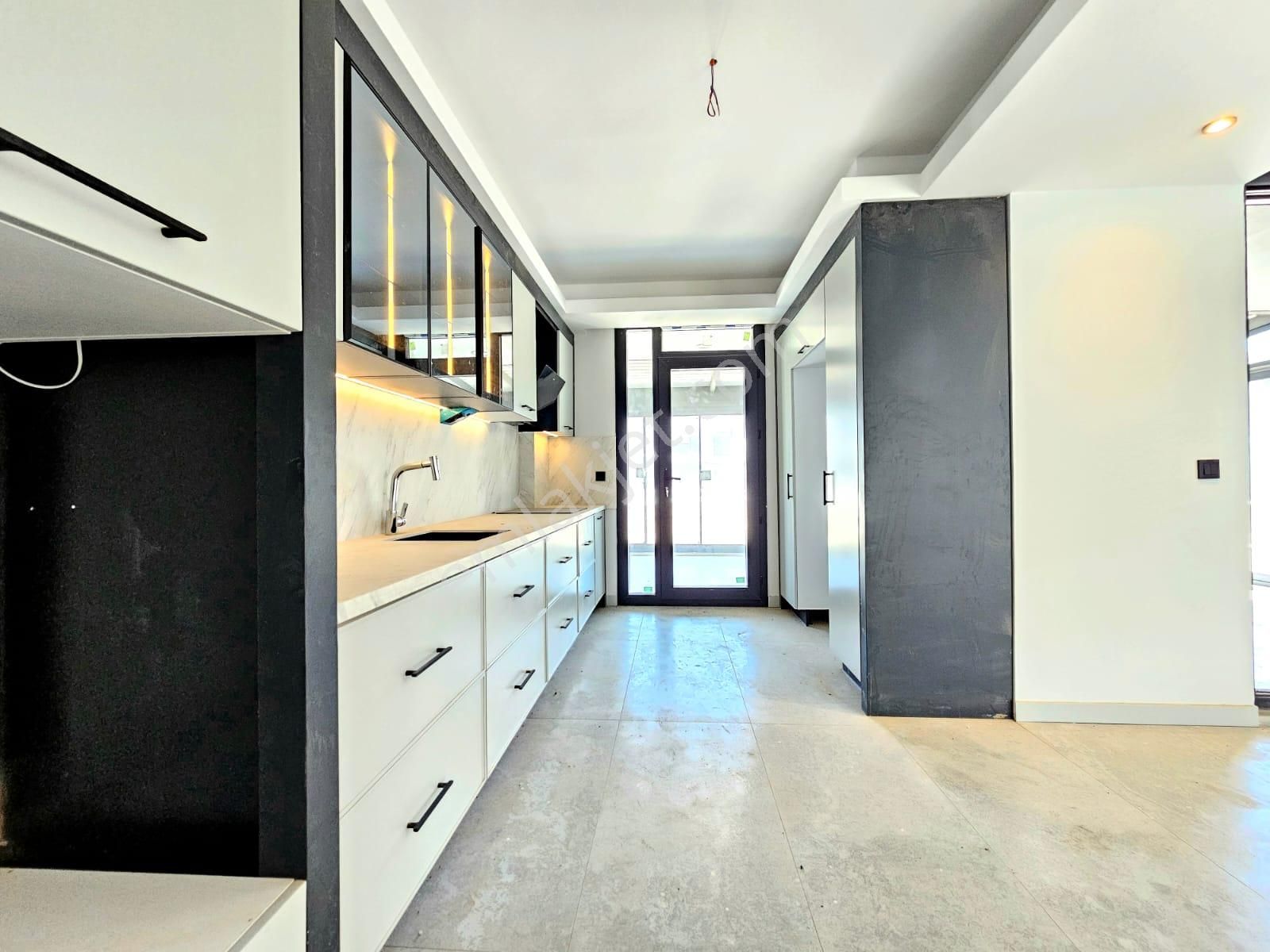 ▶ ▶ Akçay Körfez'den Denize Sıfır Havuzlu Site İçinde 3+1 Sıfır Satılık Villa - Görsel 8