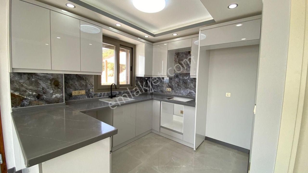 Didim Akbükte Kesintisiz Deniz Manzaralı, Havuzlu Lüks Müstakil - Görsel 15