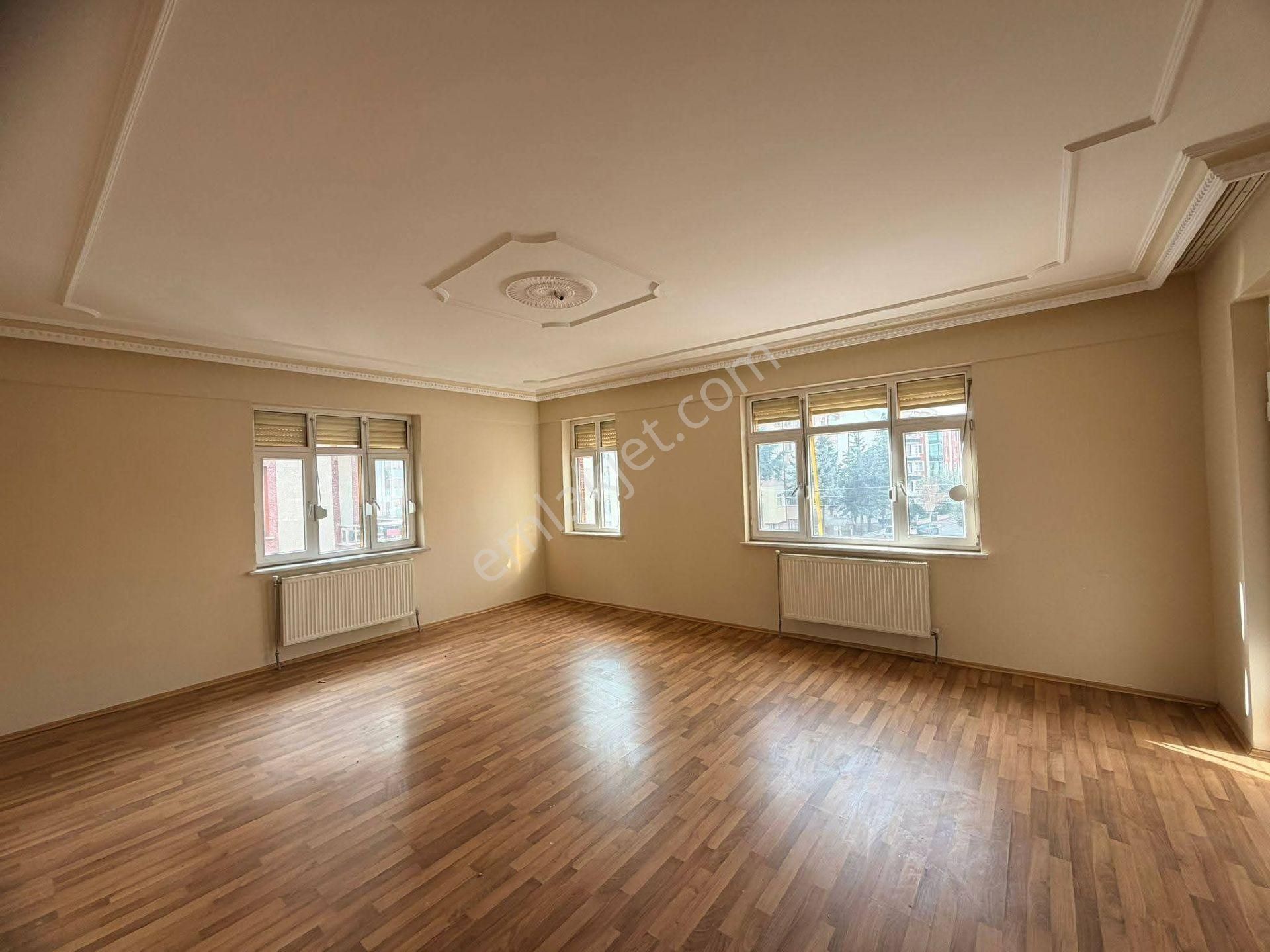 Fadim Cam Gayrimenkul Den Hüsamettin Çelebi Mh. Satılık 4+1 Arakat Daire - Görsel 3