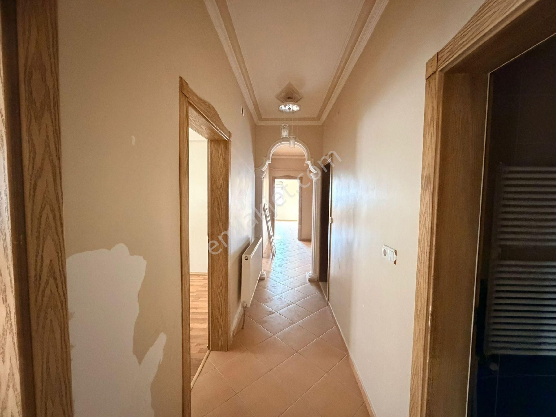 Fadim Cam Gayrimenkul Den Hüsamettin Çelebi Mh. Satılık 4+1 Arakat Daire - Görsel 23