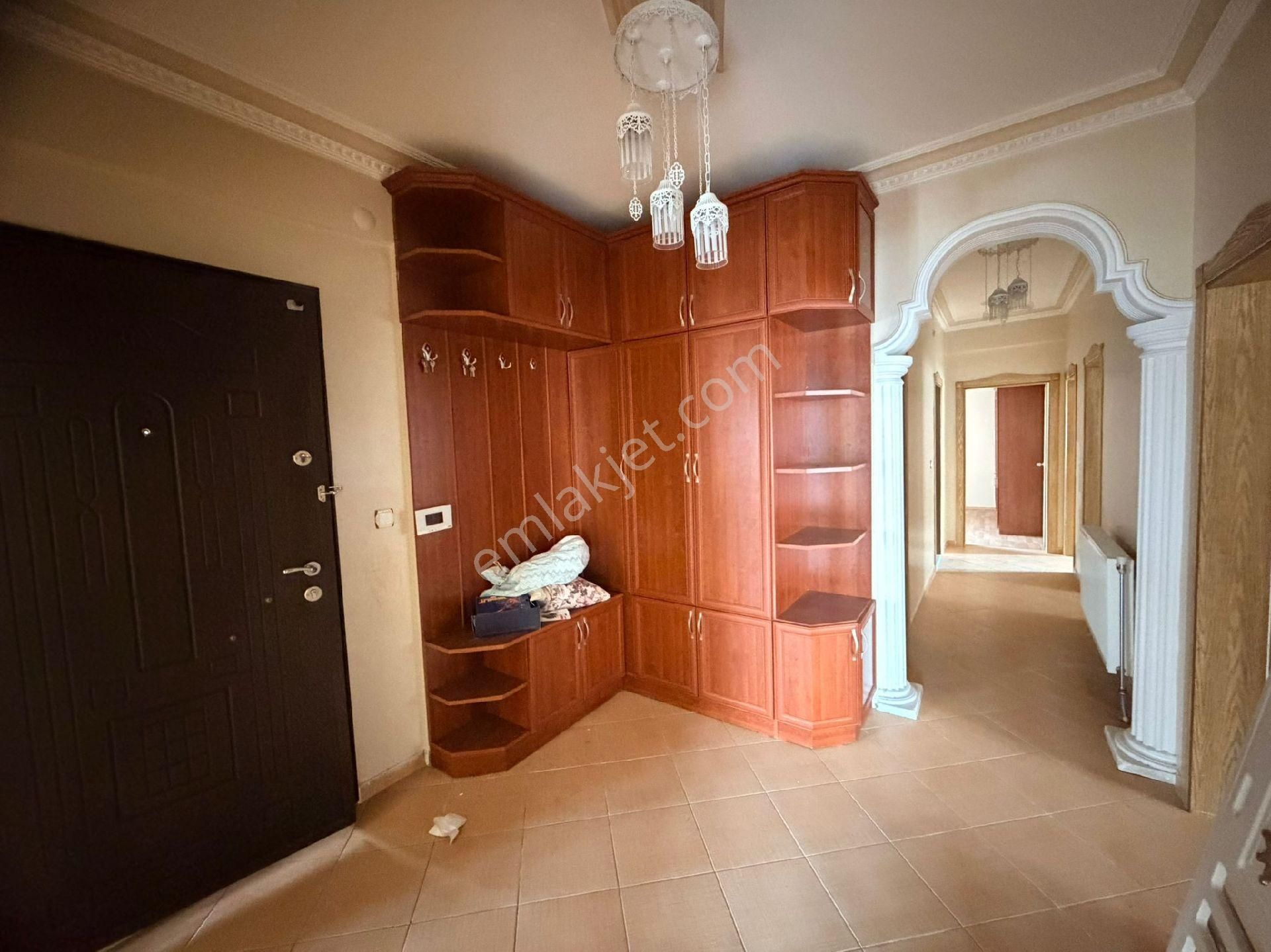 Fadim Cam Gayrimenkul Den Hüsamettin Çelebi Mh. Satılık 4+1 Arakat Daire - Görsel 29