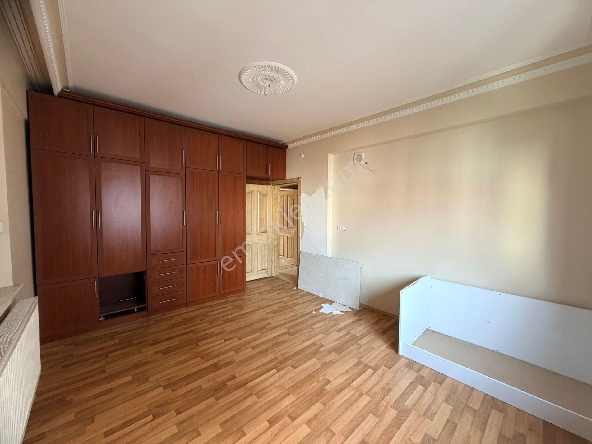 Fadim Cam Gayrimenkul Den Hüsamettin Çelebi Mh. Satılık 4+1 Arakat Daire - Görsel 31