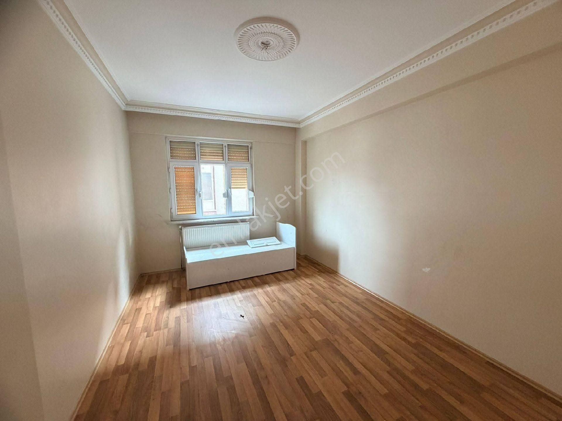 Fadim Cam Gayrimenkul Den Hüsamettin Çelebi Mh. Satılık 4+1 Arakat Daire - Görsel 11