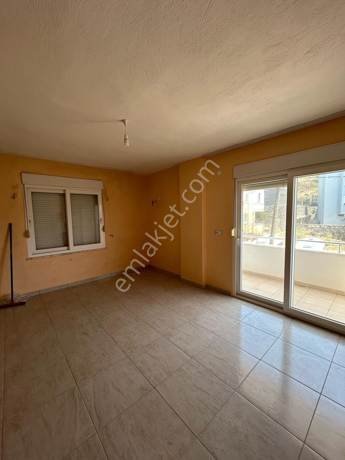 Sekide İsaklı Köyü 670m2 Arsası Olan Müstakil Bina - Görsel 4