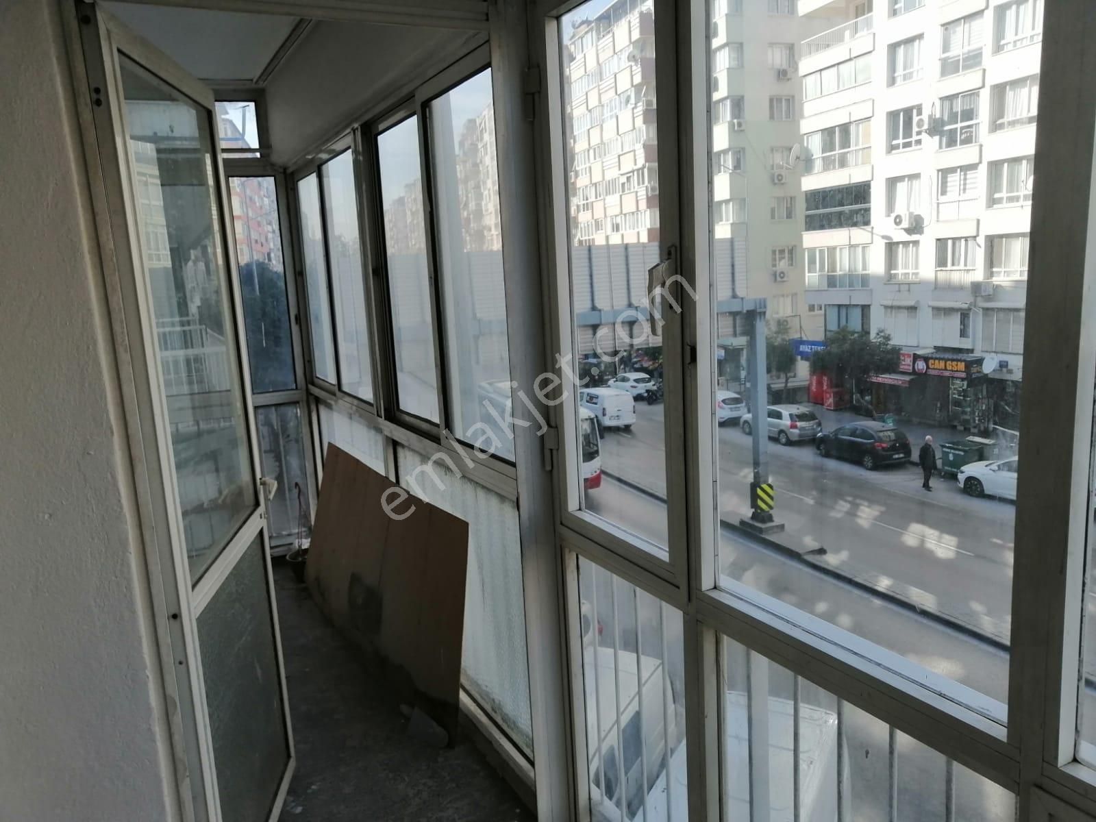 Konak İnönü Caddesi Üzeri Kombili Kiralık 3+1 Daire - Görsel 28