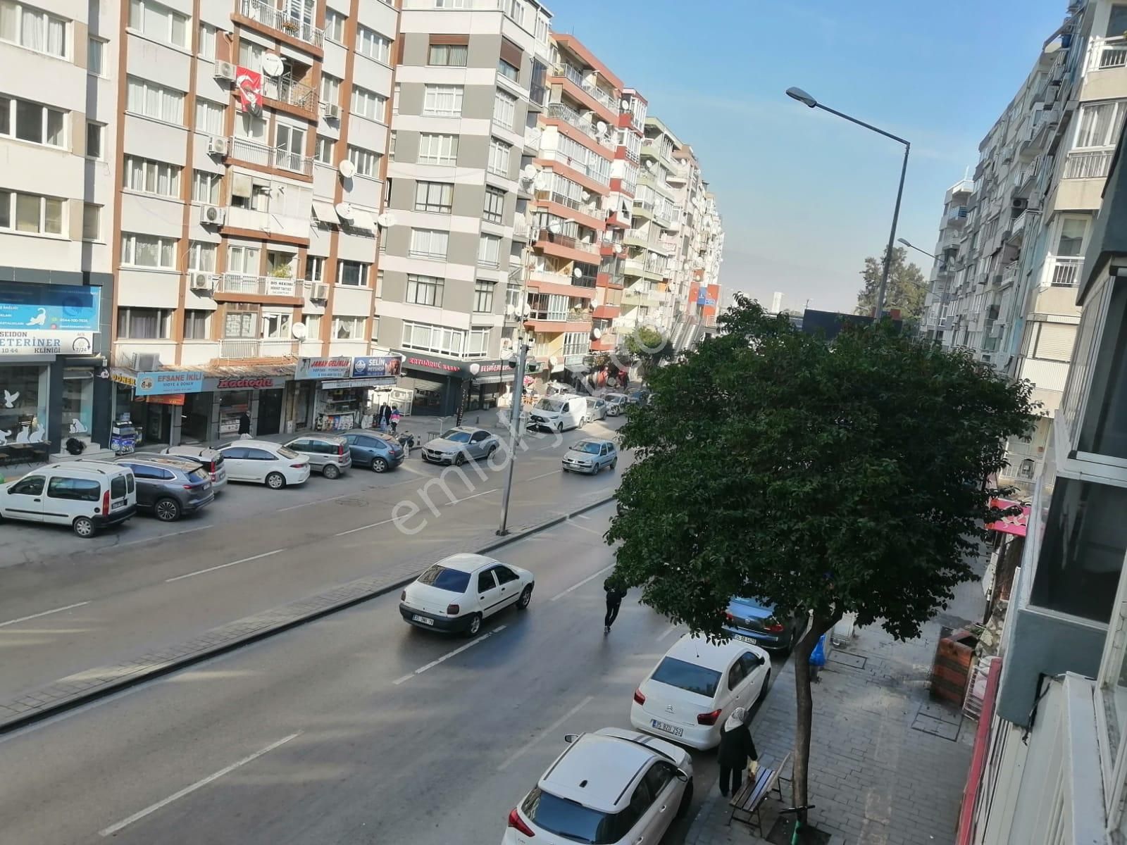 Konak İnönü Caddesi Üzeri Kombili Kiralık 3+1 Daire - Görsel 33