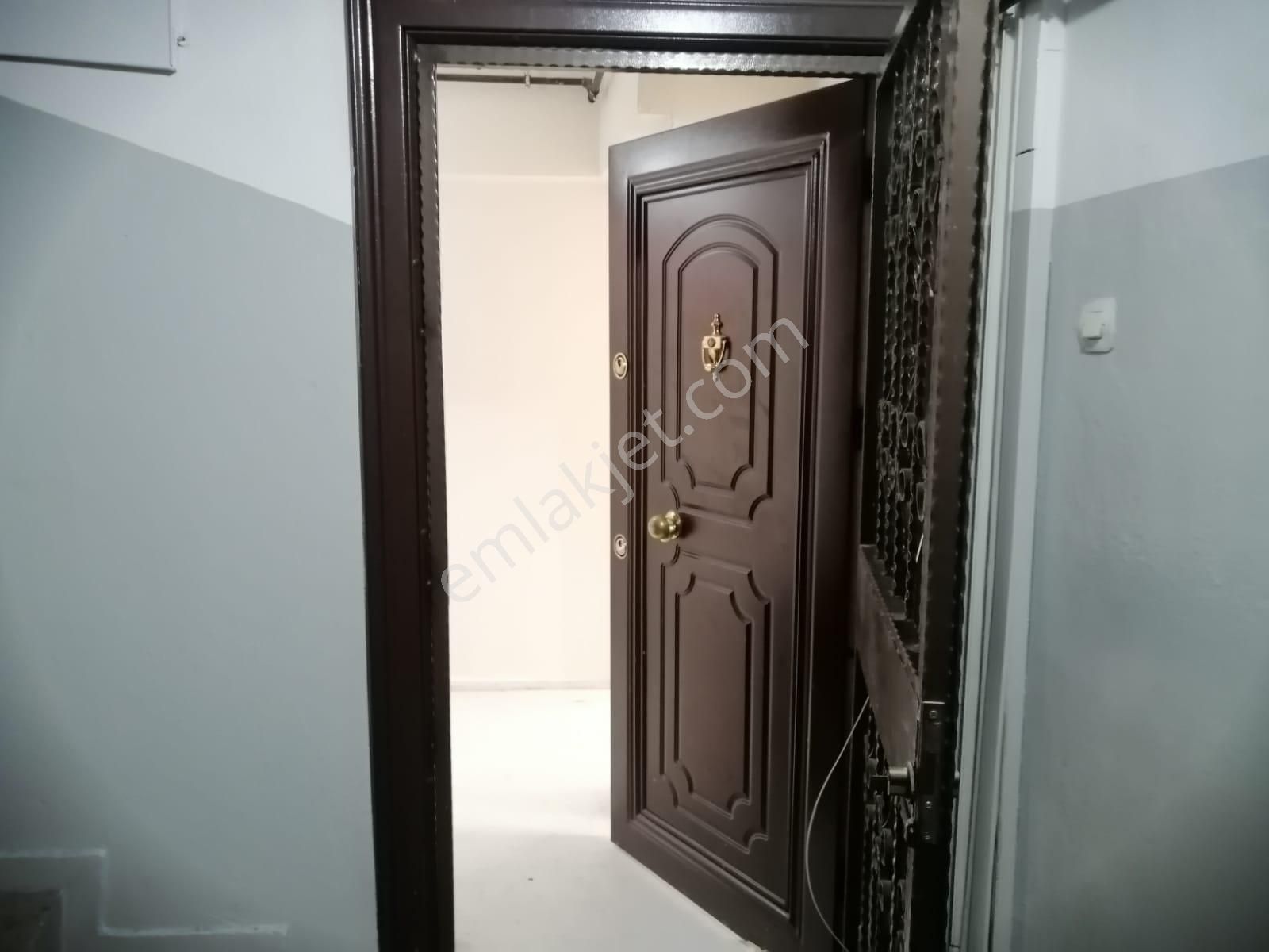 Konak İnönü Caddesi Üzeri Kombili Kiralık 3+1 Daire - Görsel 35
