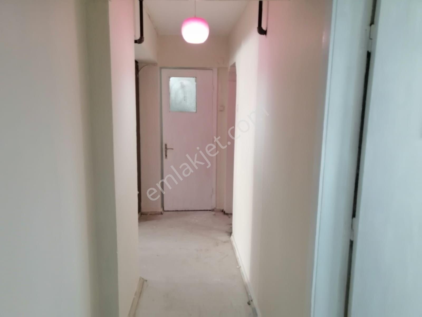 Konak İnönü Caddesi Üzeri Kombili Kiralık 3+1 Daire - Görsel 12