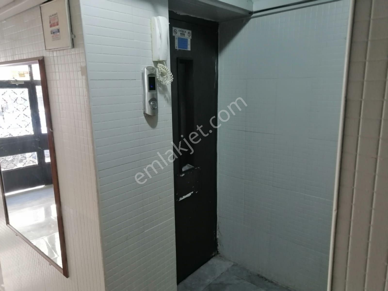 Konak İnönü Caddesi Üzeri Kombili Kiralık 3+1 Daire - Görsel 21