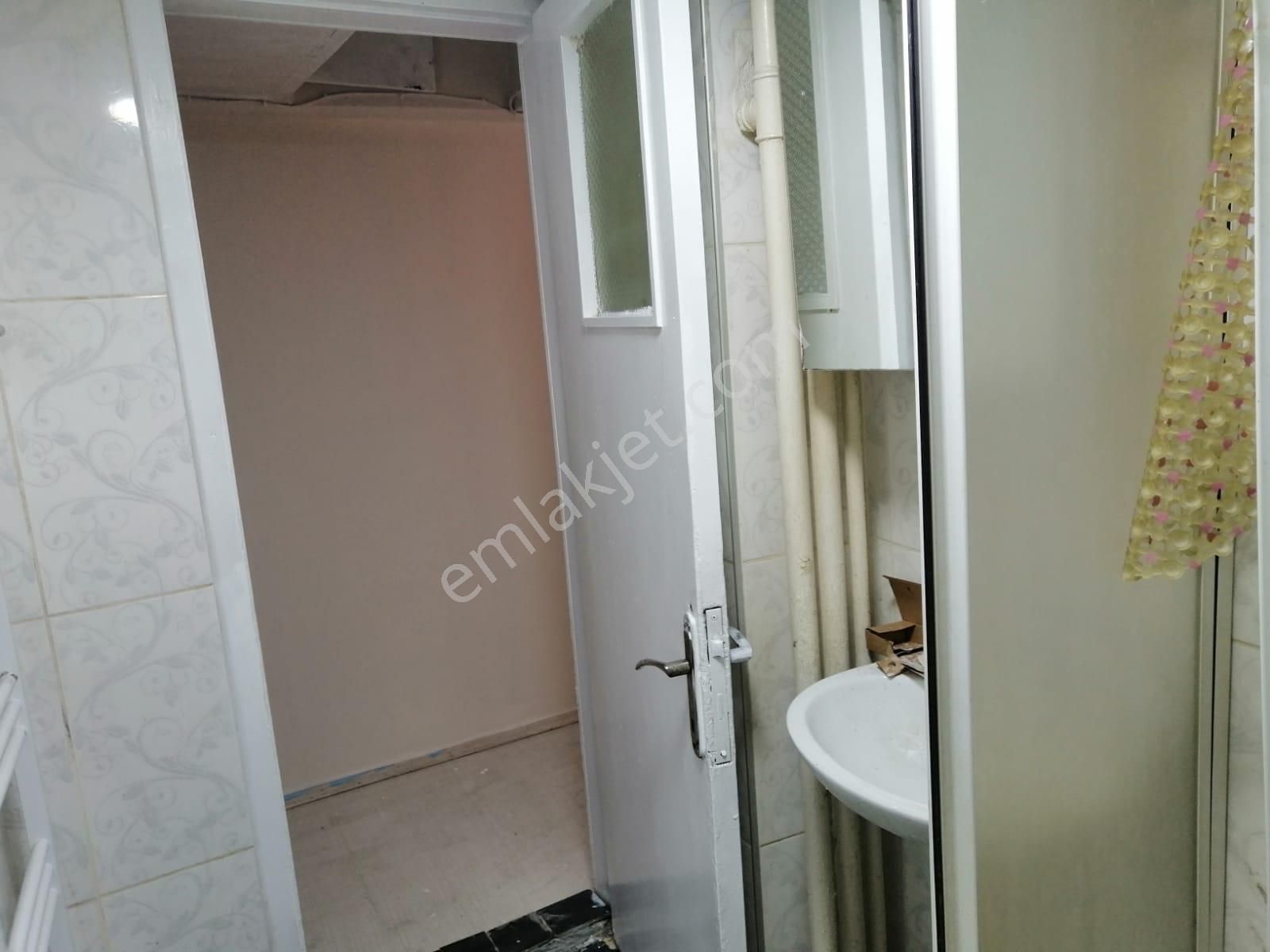 Konak İnönü Caddesi Üzeri Kombili Kiralık 3+1 Daire - Görsel 26