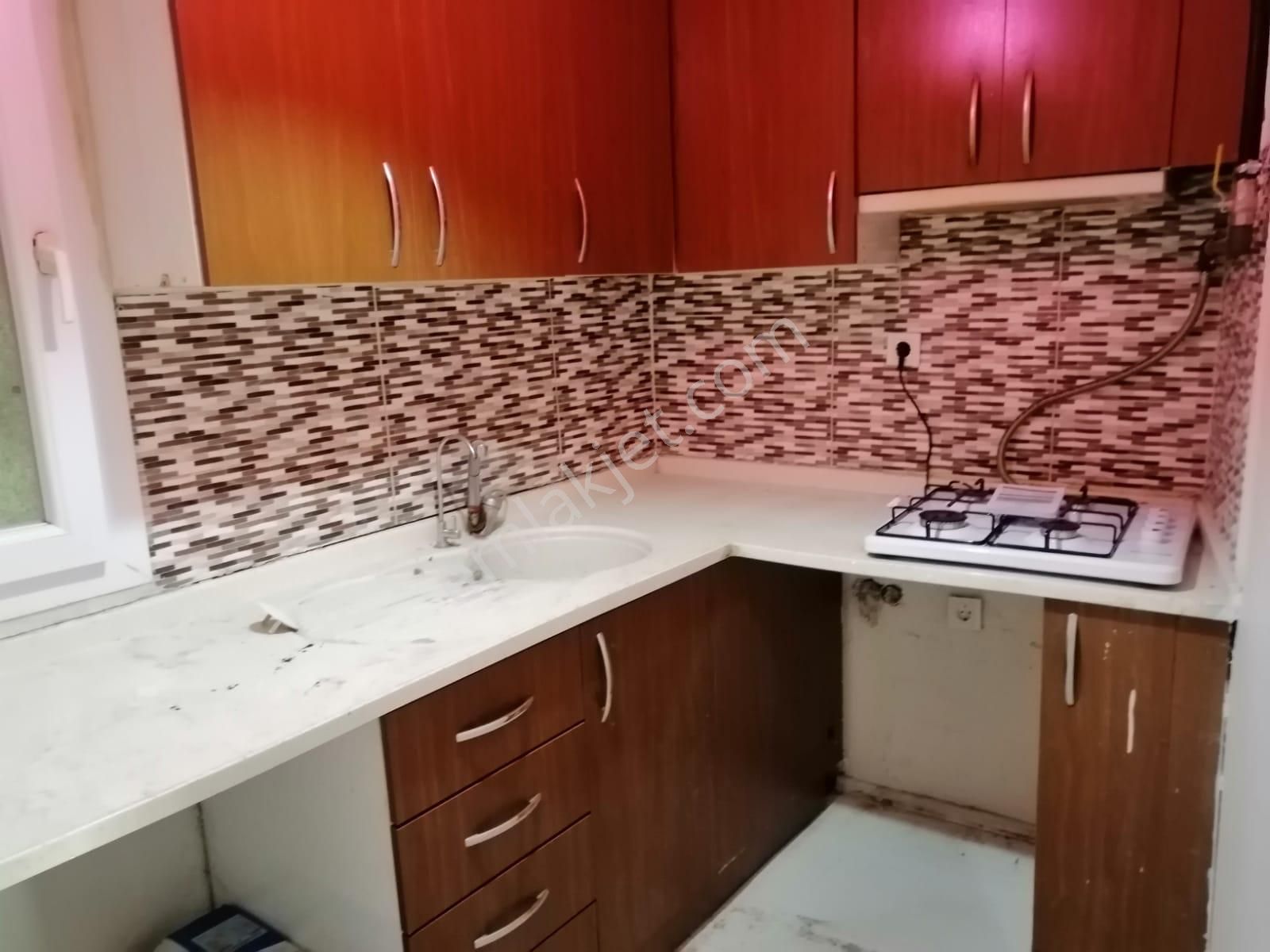 Konak İnönü Caddesi Üzeri Kombili Kiralık 3+1 Daire - Görsel 3