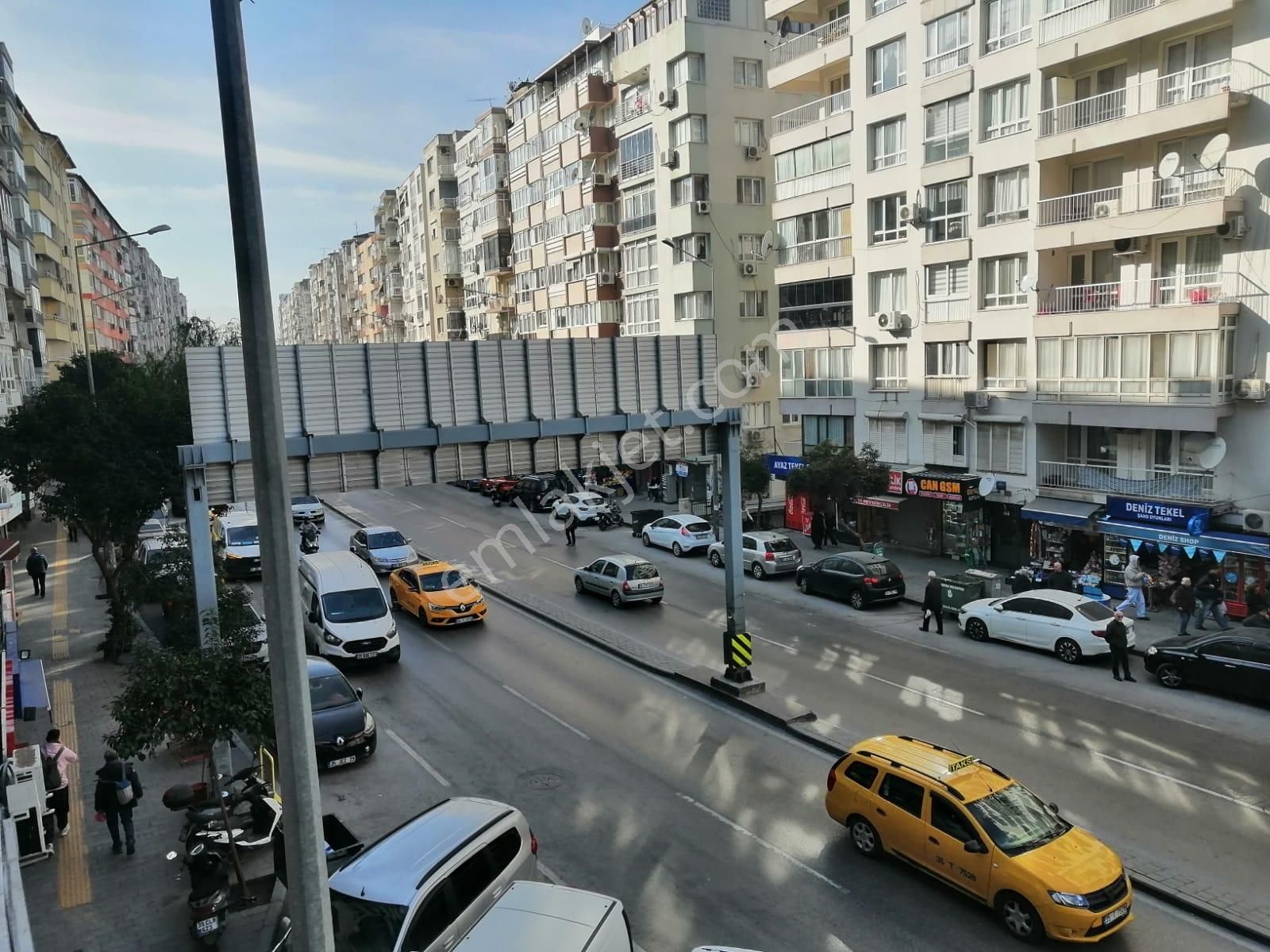 Konak İnönü Caddesi Üzeri Kombili Kiralık 3+1 Daire - Görsel 31
