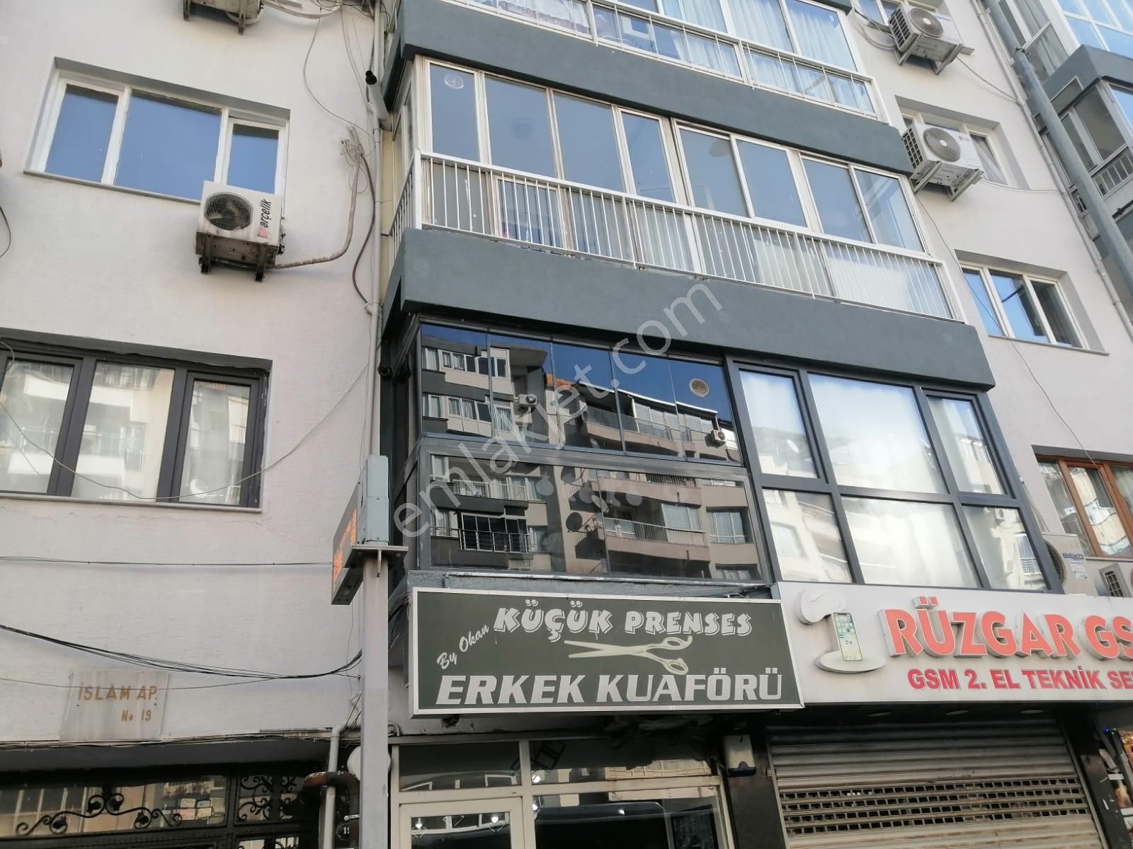 Konak İnönü Caddesi Üzeri Kombili Kiralık 3+1 Daire - Görsel 15