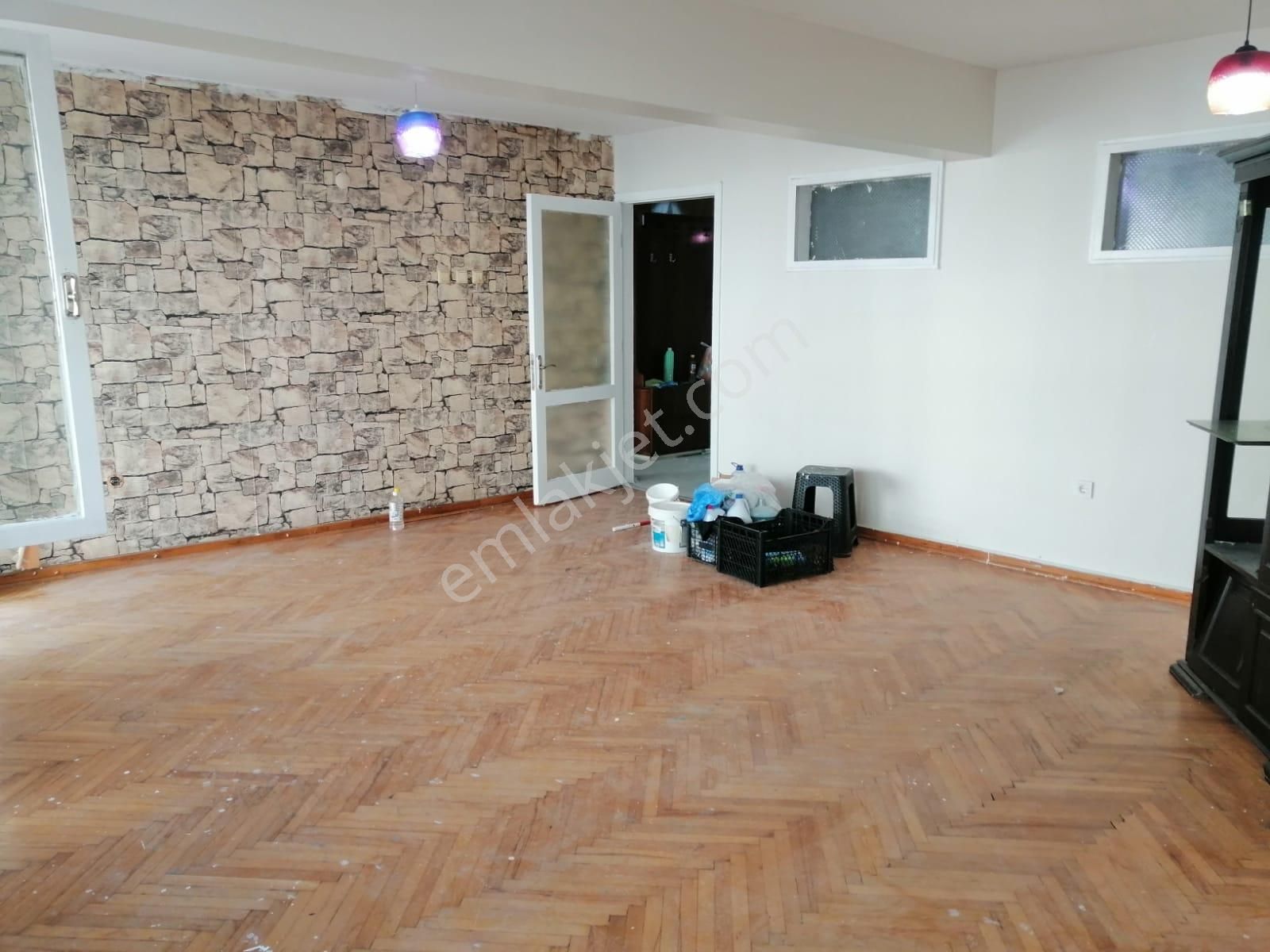 Konak İnönü Caddesi Üzeri Kombili Kiralık 3+1 Daire - Görsel 2
