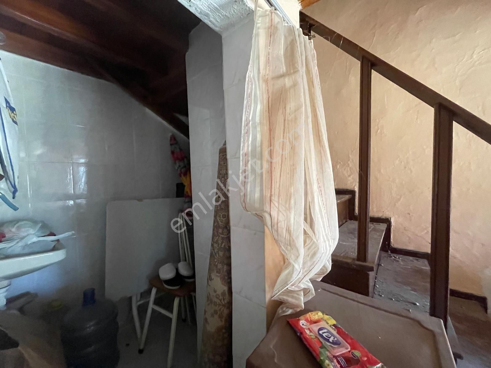 Ayvalık Merkez'de 2 Katlı 2+1 Kagir Ev İle İmarlı Arsa - Görsel 12