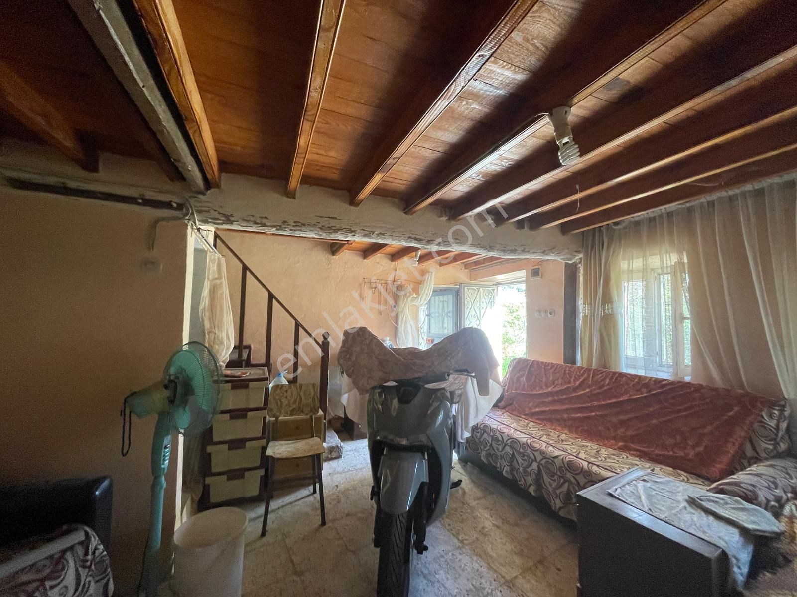 Ayvalık Merkez'de 2 Katlı 2+1 Kagir Ev İle İmarlı Arsa - Görsel 5