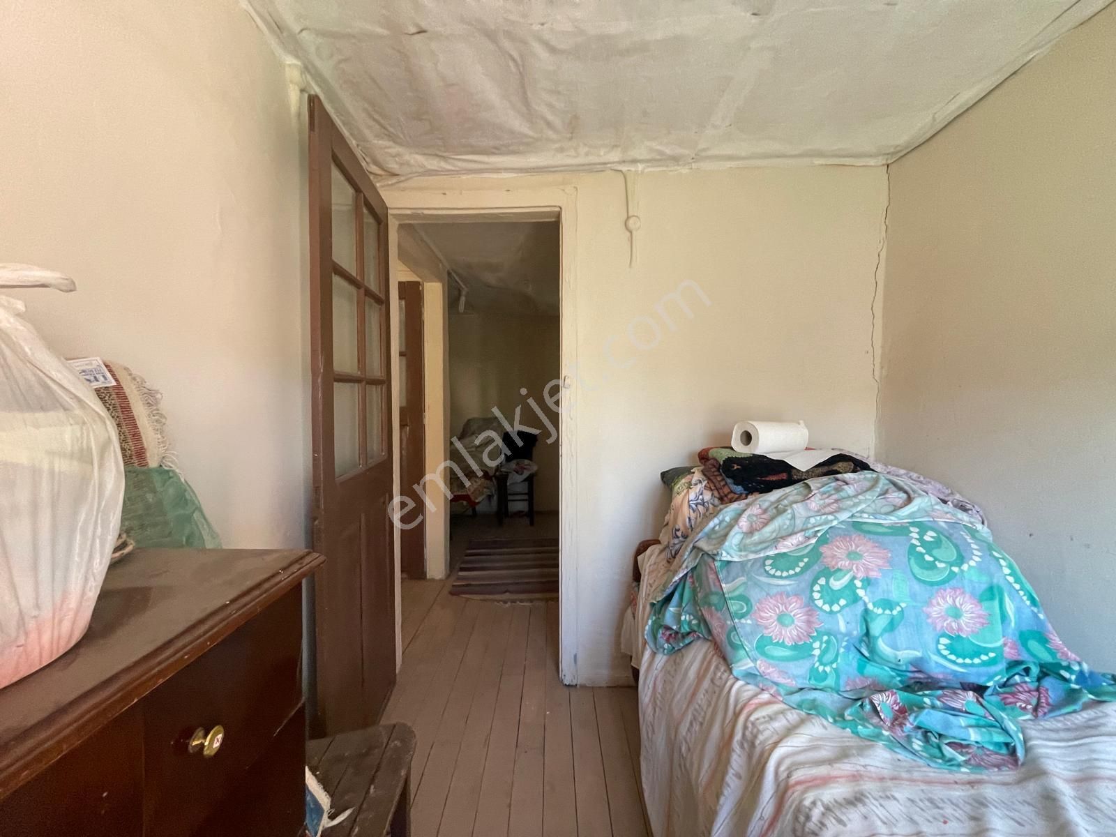 Ayvalık Merkez'de 2 Katlı 2+1 Kagir Ev İle İmarlı Arsa - Görsel 26