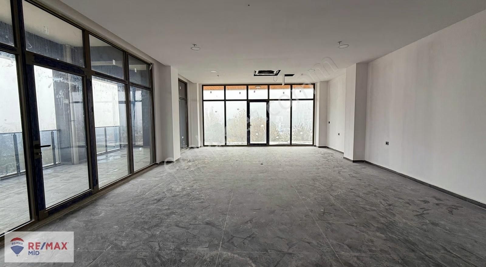 Re/max Mıd Plevne Mah Ultra Lüx Prestıjlı Kıralık Ofıs - Görsel 10