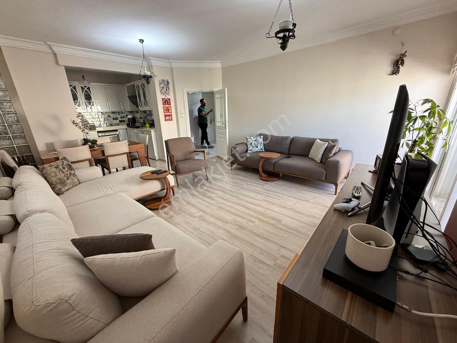 Barajyoluna Yürüme Mesafesinde 7 Katlı Apt/3+1/full Yapılı Daire - Görsel 7