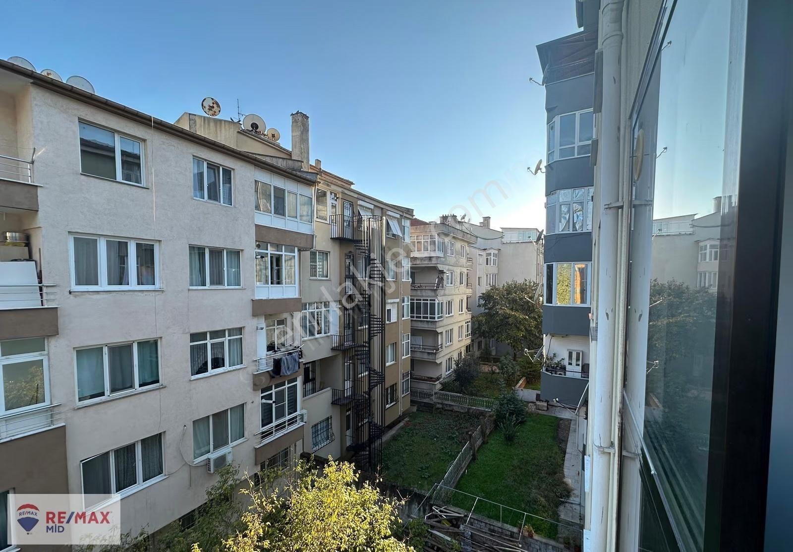 Re/max Mıd Karesı Atatürk Mah Turgut Reıs Cad Kıralık 2+1 Daıre - Görsel 9