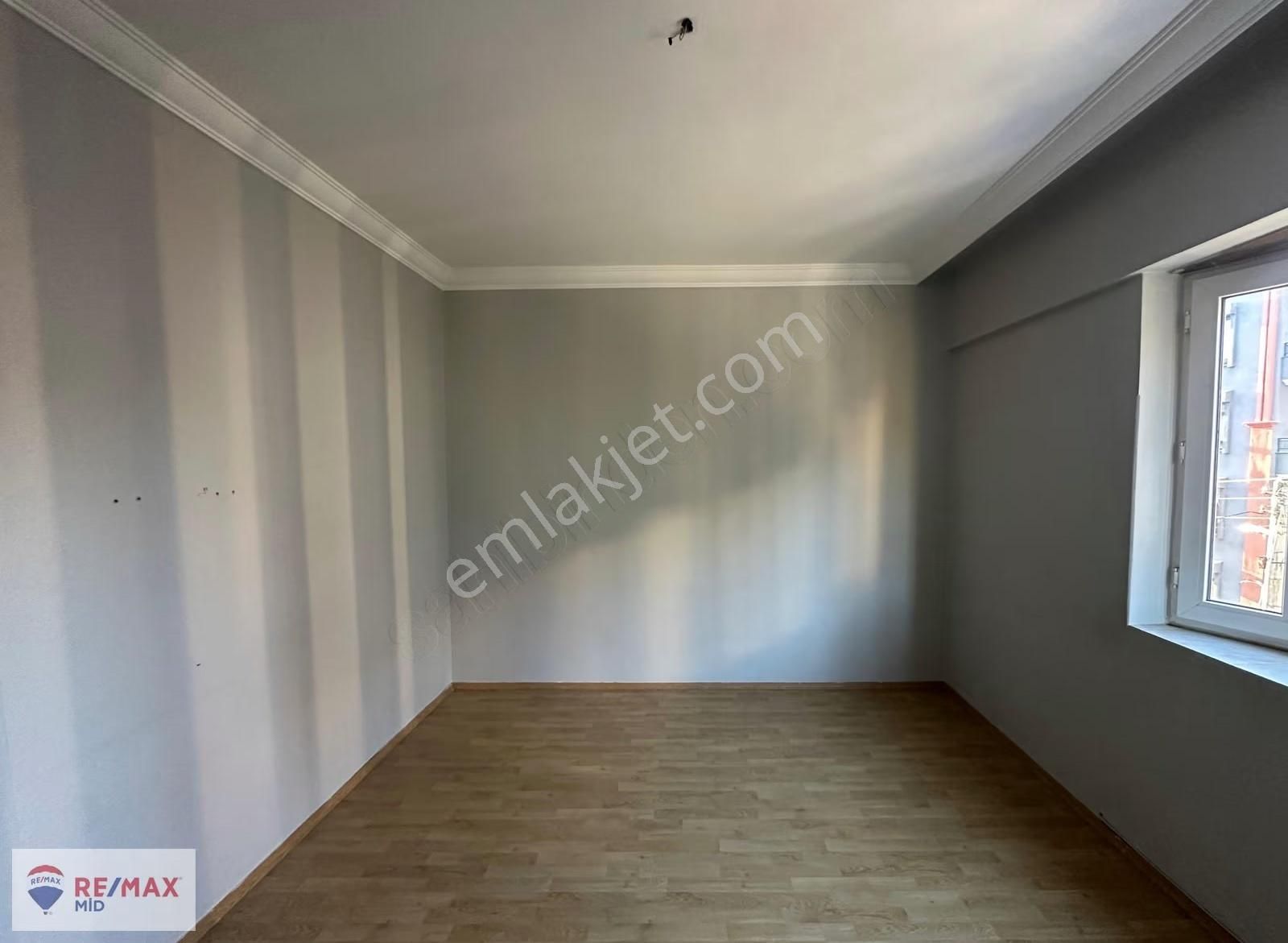 Re/max Mıd Karesı Atatürk Mah Turgut Reıs Cad Kıralık 2+1 Daıre - Görsel 4