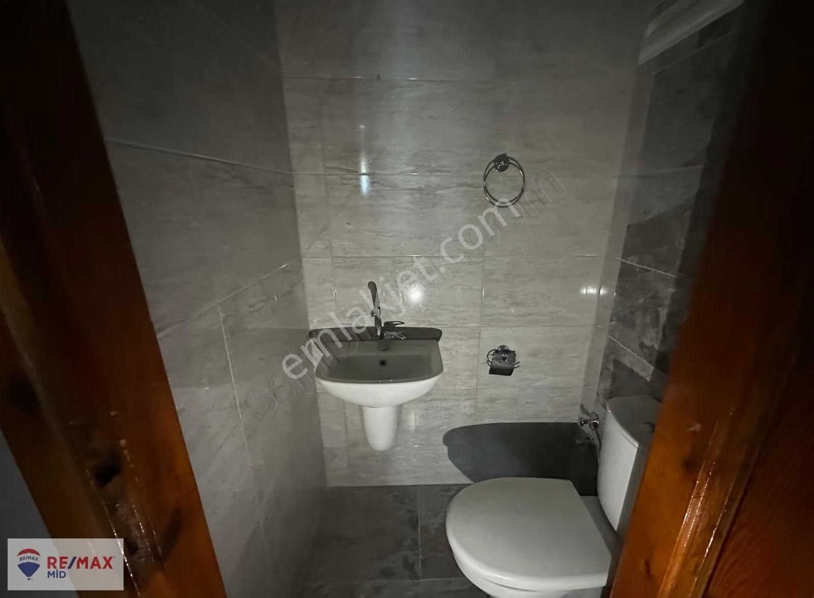 Re/max Mıd Karesı Atatürk Mah Turgut Reıs Cad Kıralık 2+1 Daıre - Görsel 12