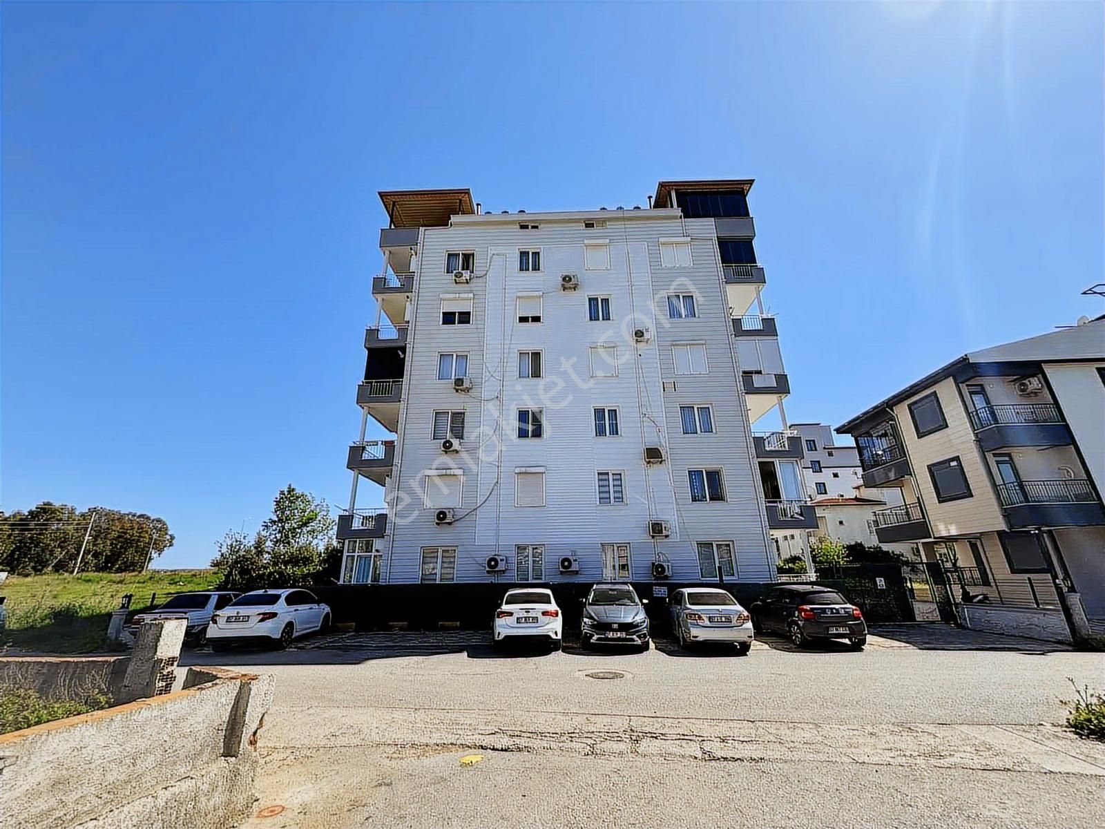 Serik'de Merkezi Konumda Dublex 5+1 Satlık Daire - Görsel 3