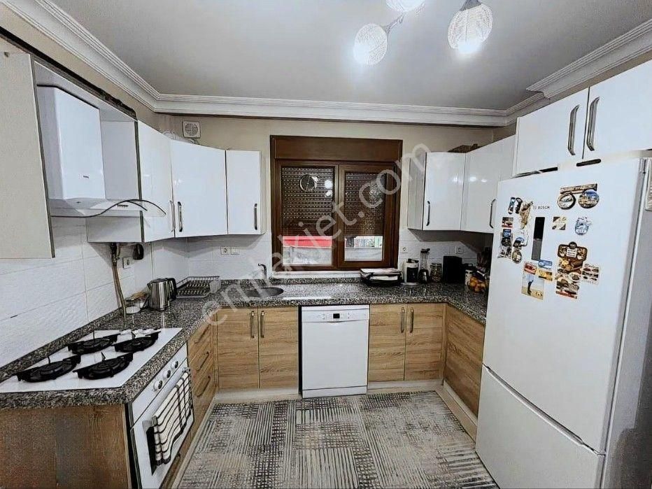 Bostancı'da Yeni Binada,balkonlu İskanlı 2+1 Satılık Daire - Görsel 2