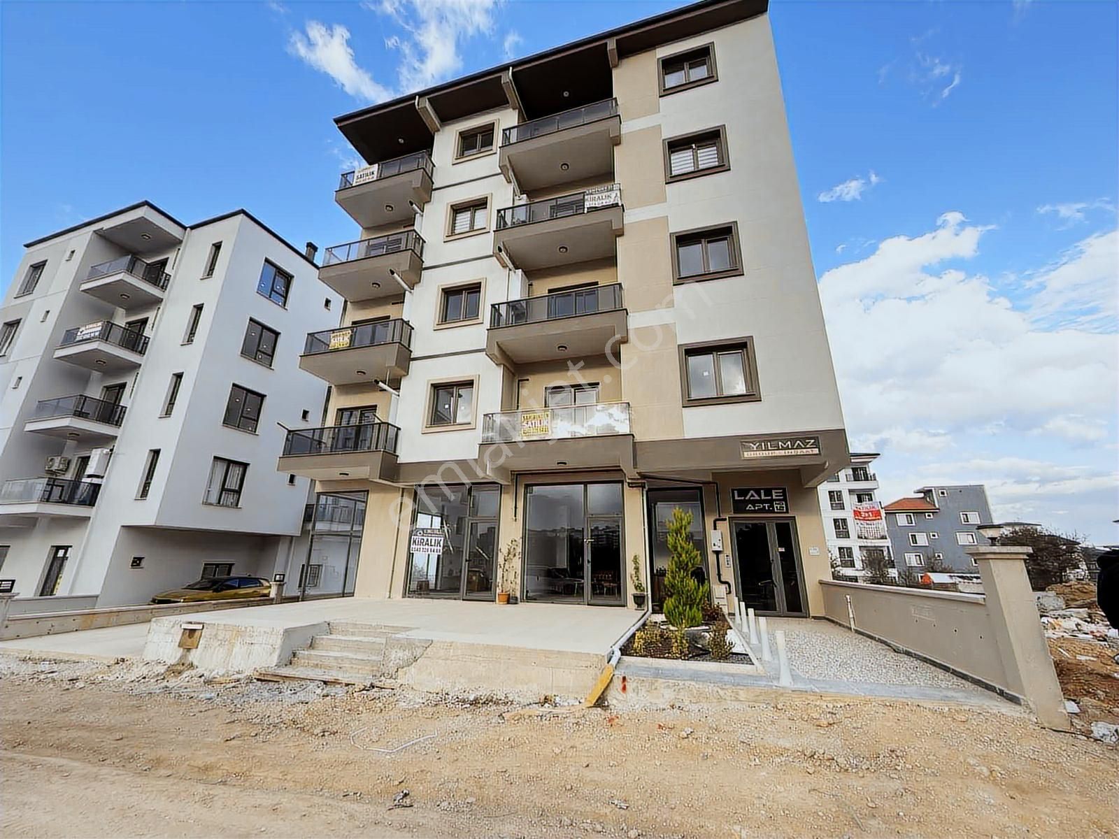 Century 21 Net'ten Şehir Hastanesi 5 Dk 2+1 Ara Kat Eşyalı Daire