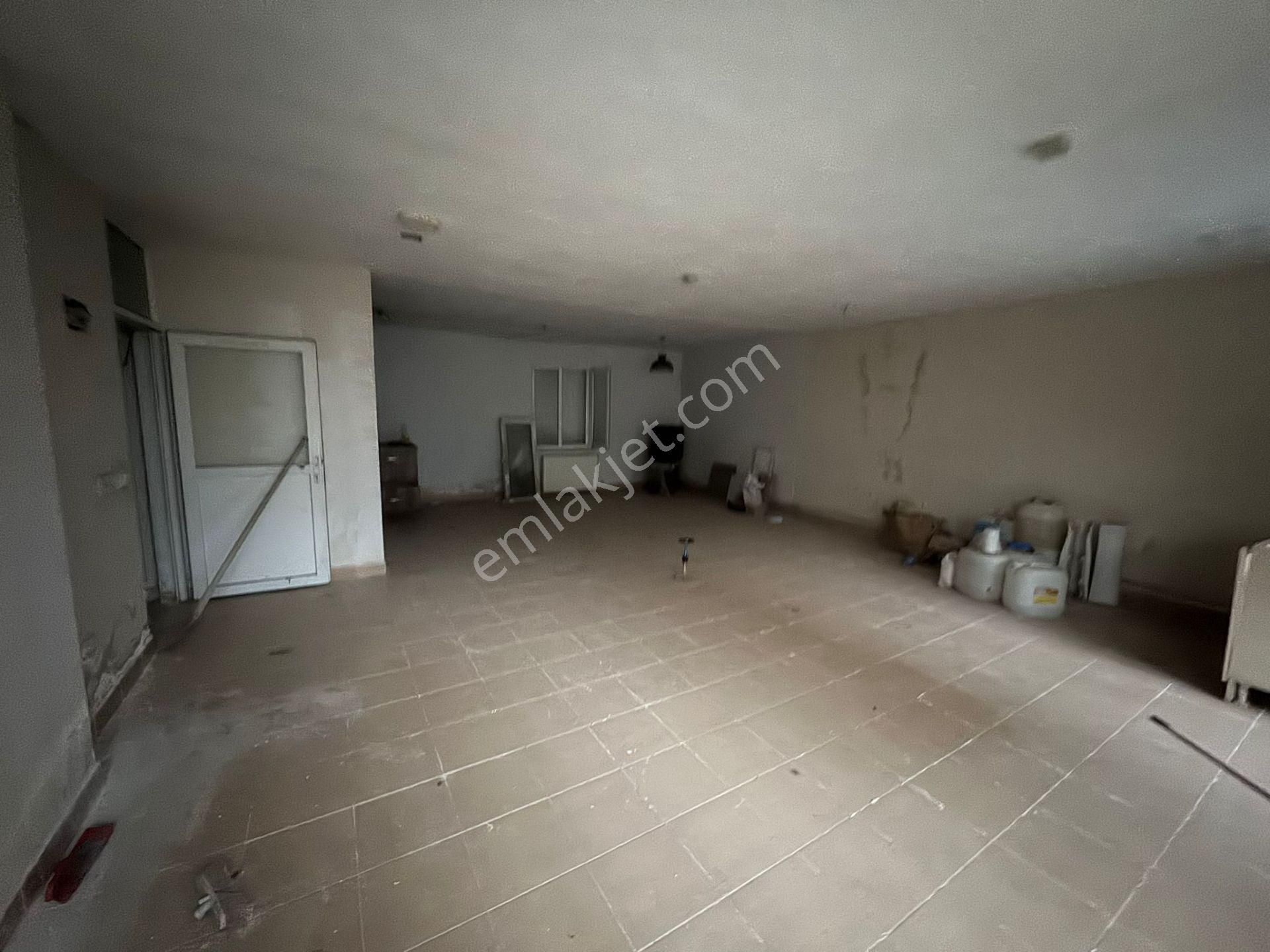 Trabzon'da Komple Kiralık Bina - Görsel 13