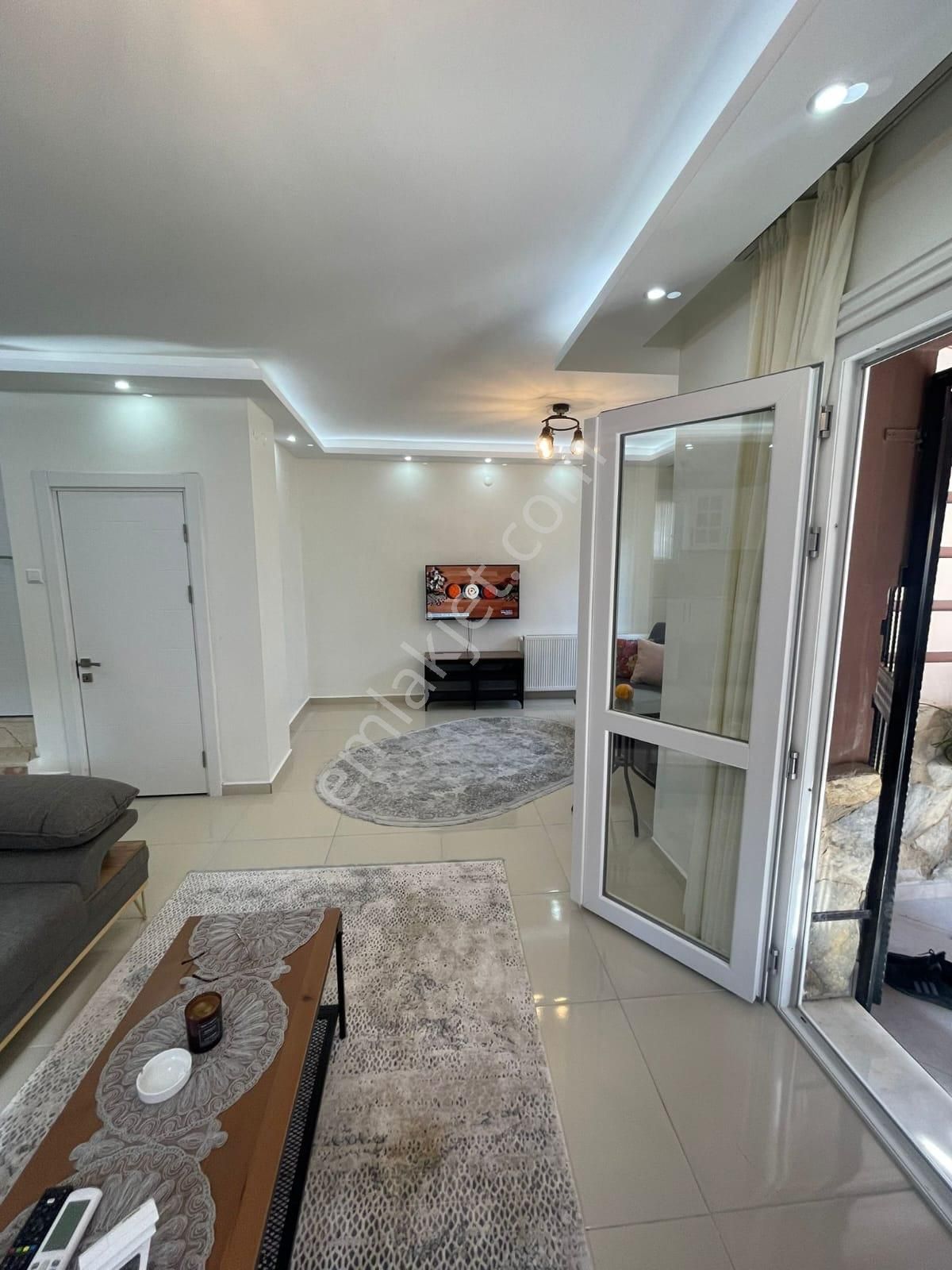 Kuşadası Kadınlar Denizi Havuzlu Sitede Full Yeni Tadilatlı Köşe Konum - Görsel 6