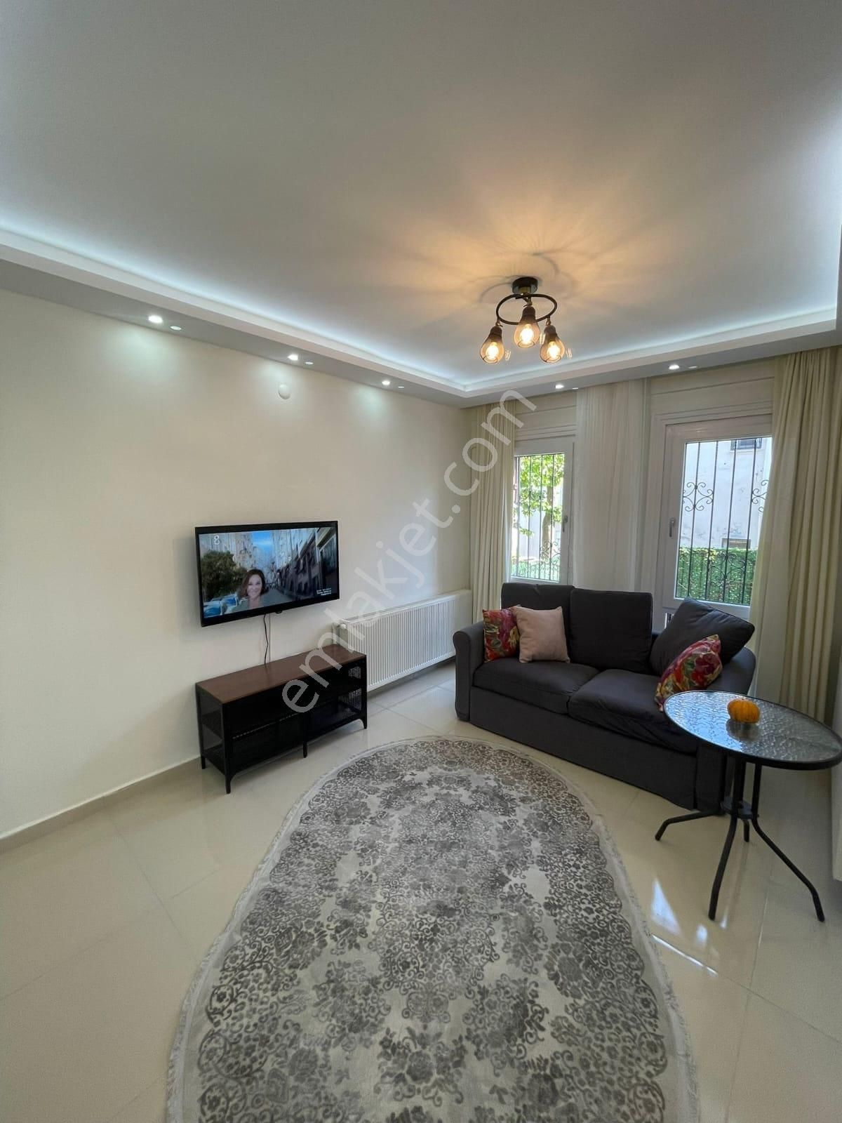 Kuşadası Kadınlar Denizi Havuzlu Sitede Full Yeni Tadilatlı Köşe Konum - Görsel 10