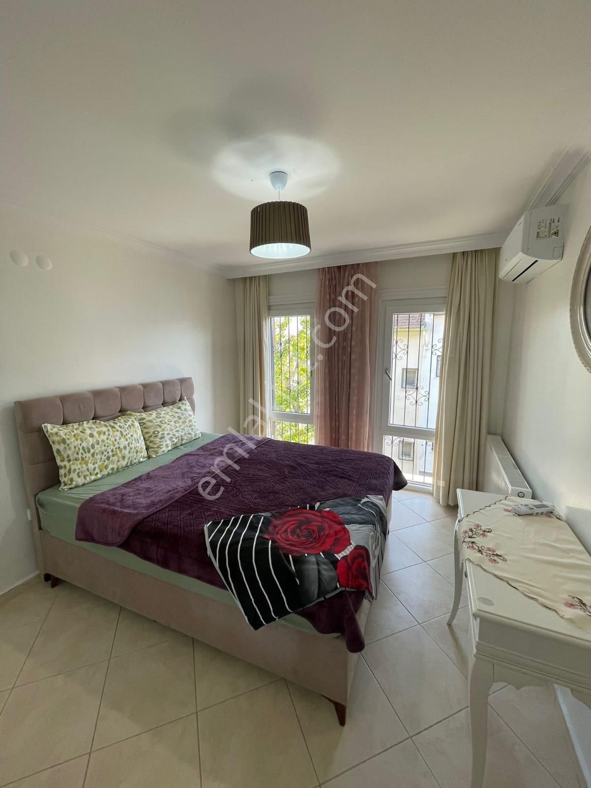 Kuşadası Kadınlar Denizi Havuzlu Sitede Full Yeni Tadilatlı Köşe Konum - Görsel 16