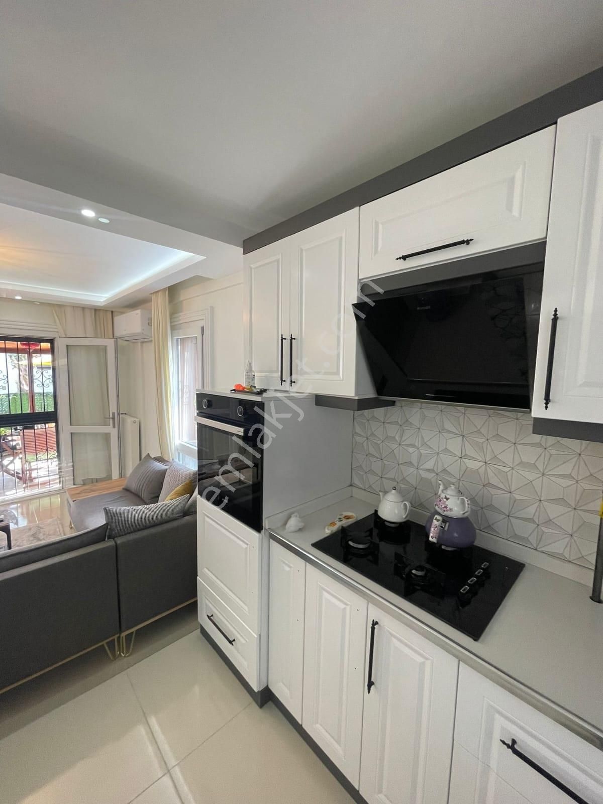 Kuşadası Kadınlar Denizi Havuzlu Sitede Full Yeni Tadilatlı Köşe Konum - Görsel 19