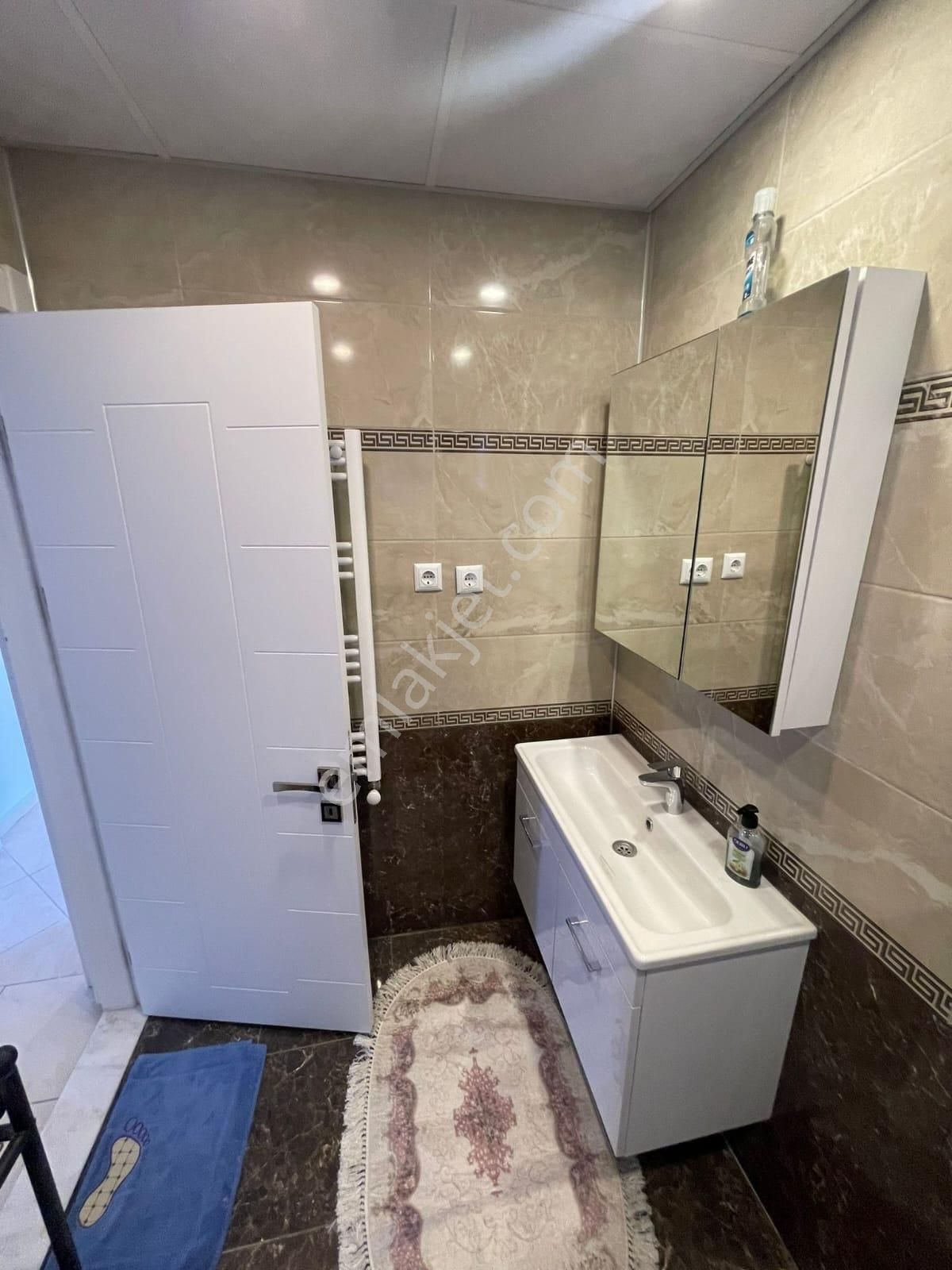 Kuşadası Kadınlar Denizi Havuzlu Sitede Full Yeni Tadilatlı Köşe Konum - Görsel 26