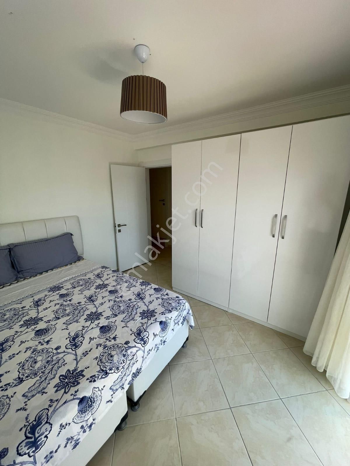 Kuşadası Kadınlar Denizi Havuzlu Sitede Full Yeni Tadilatlı Köşe Konum - Görsel 15