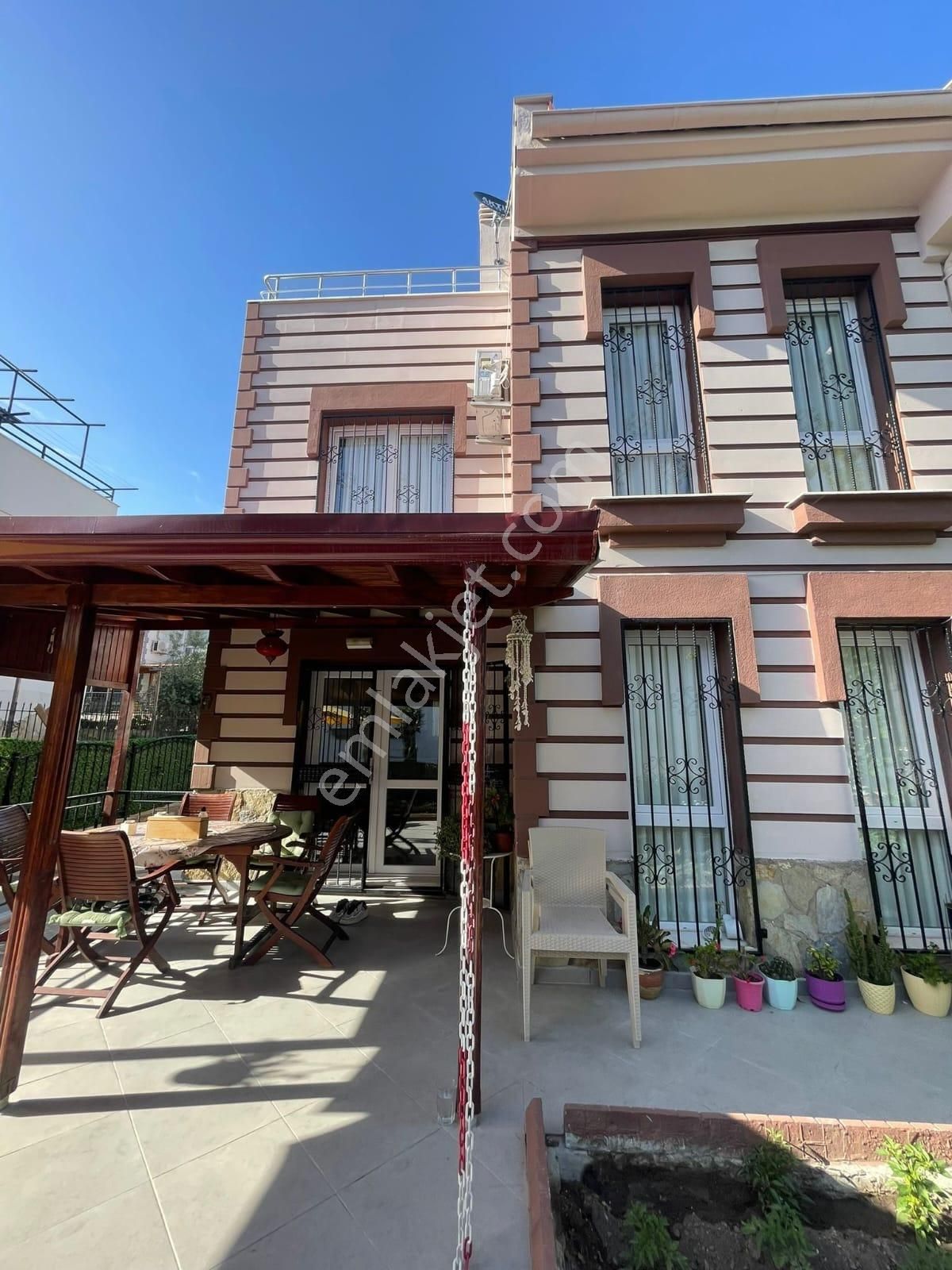 Kuşadası Kadınlar Denizi Havuzlu Sitede Full Yeni Tadilatlı Köşe Konum - Görsel 3