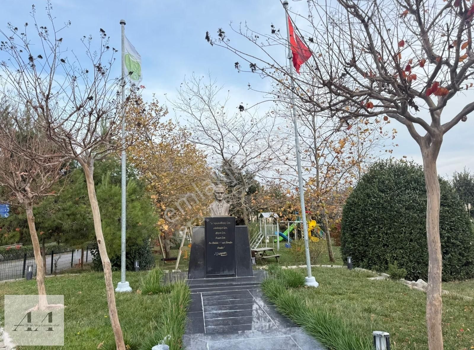 Büyükçekmece Doğa Evlerinde Bahçeli Teraslı Satılık Villa - Görsel 28