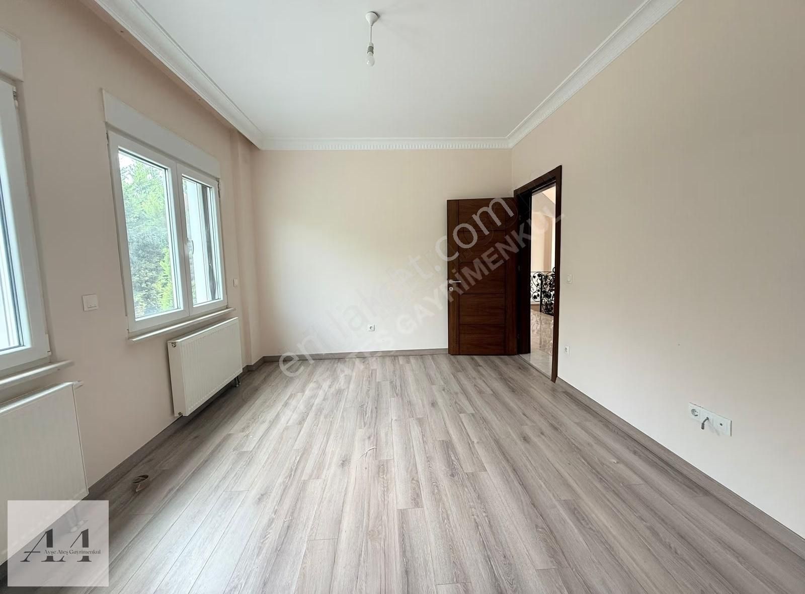 Büyükçekmece Doğa Evlerinde Bahçeli Teraslı Satılık Villa - Görsel 10