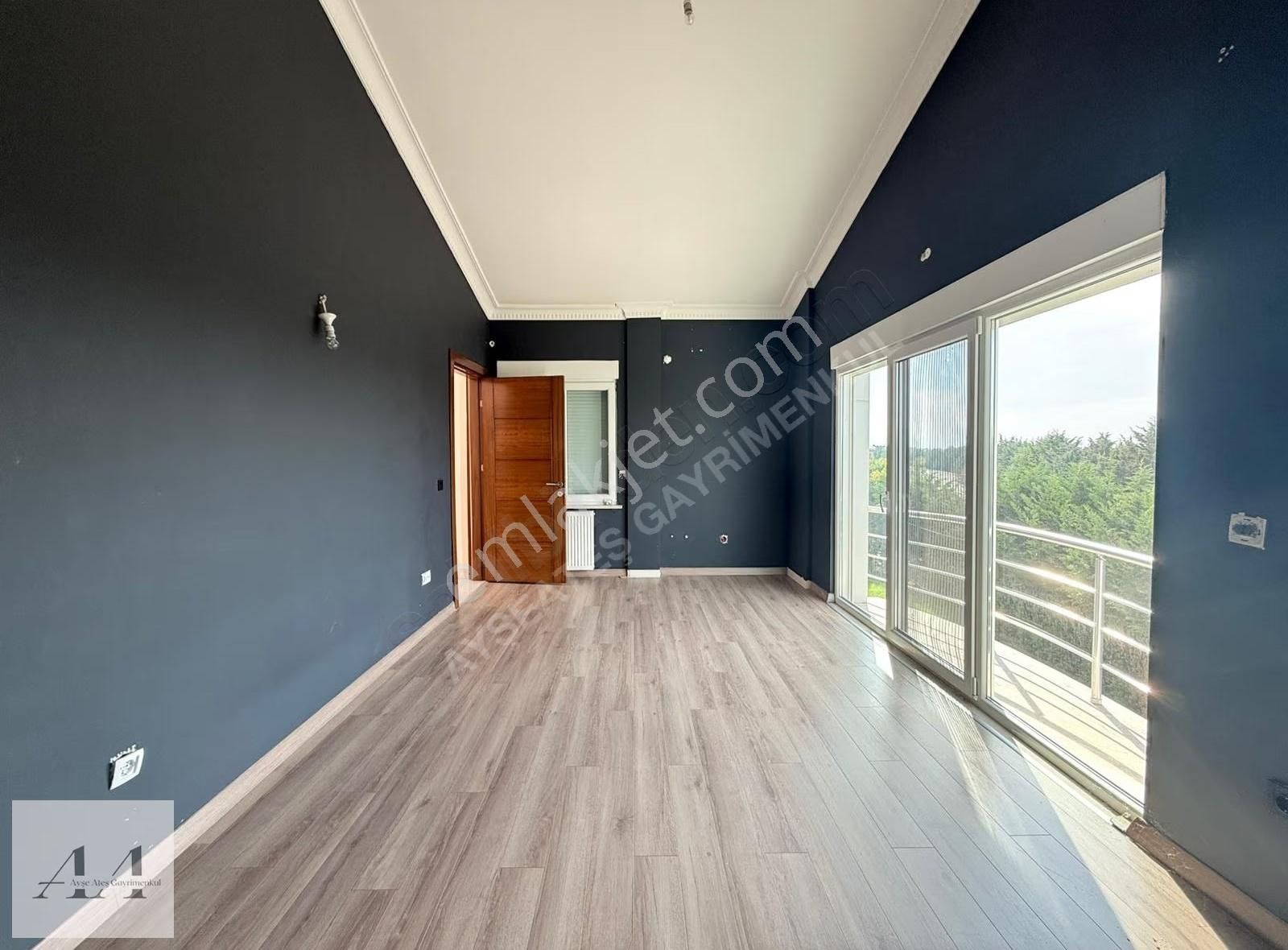 Büyükçekmece Doğa Evlerinde Bahçeli Teraslı Satılık Villa - Görsel 9