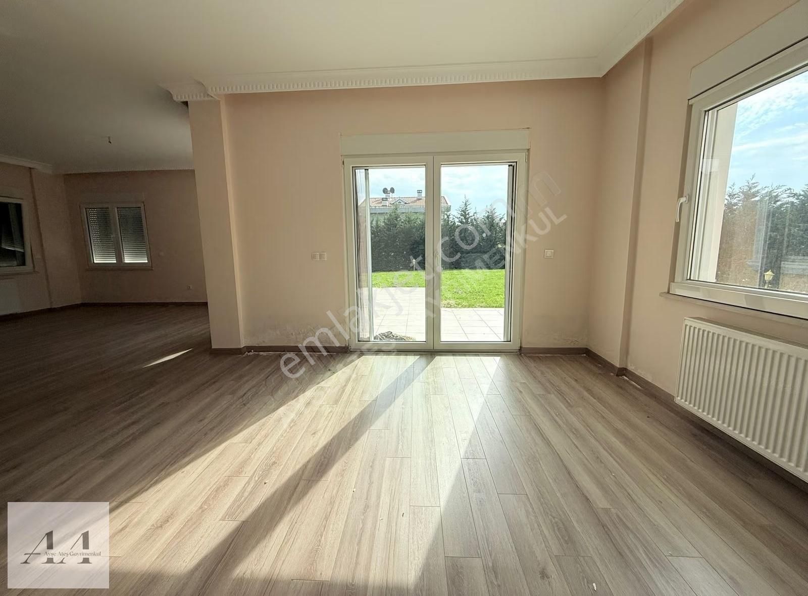 Büyükçekmece Karaağaç Mah. Doğa Evlerinde Tripleks Kiralık Villa - Görsel 21