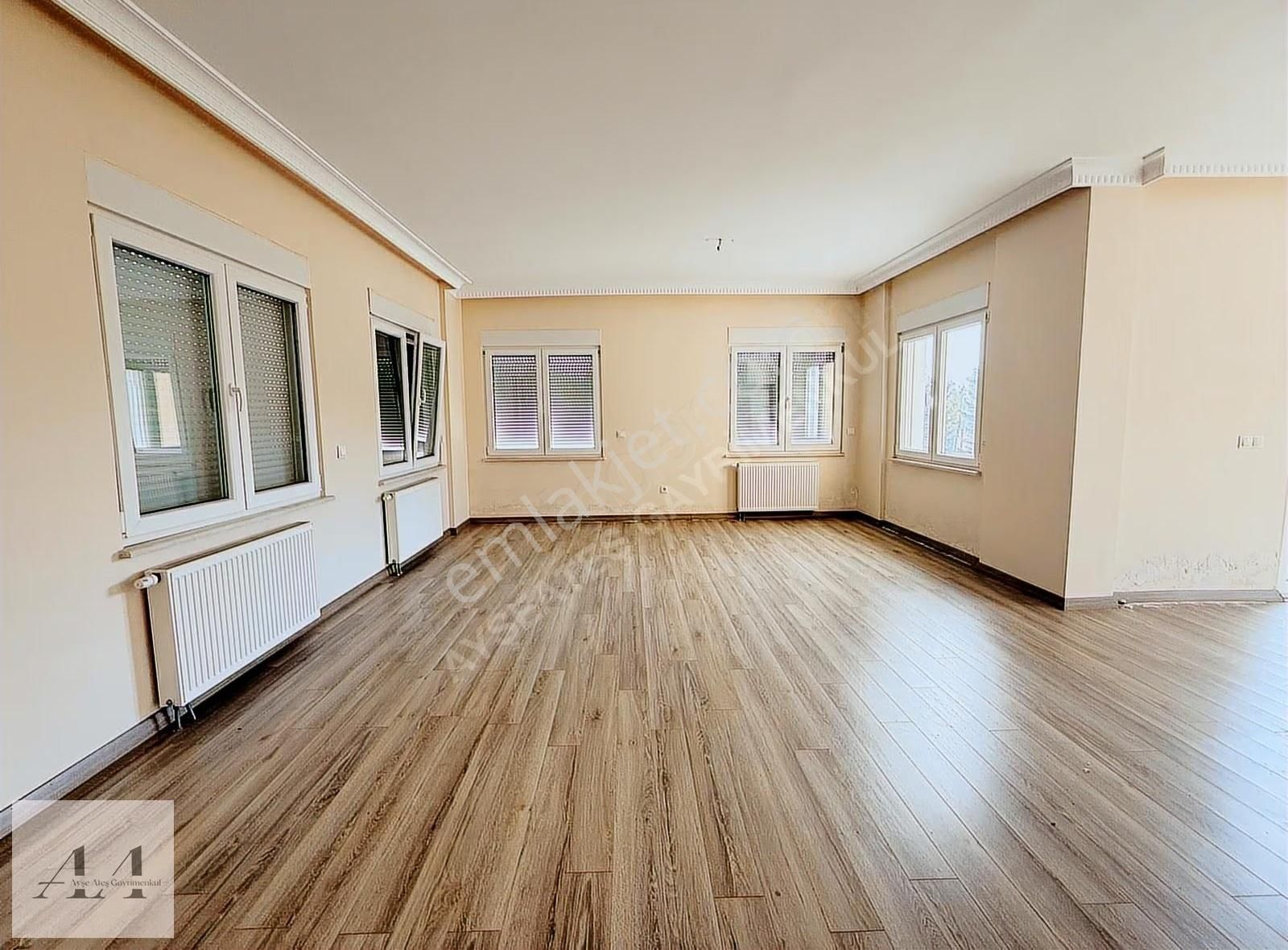 Büyükçekmece Karaağaç Mah. Doğa Evlerinde Tripleks Kiralık Villa - Görsel 26